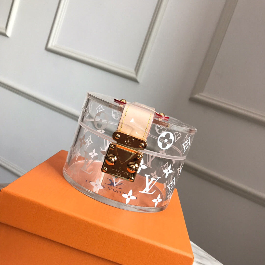 [TOP] Louis Vuitton LV  Box Scott Monogram 12.5  x 12.5  x 8.5 cm - White