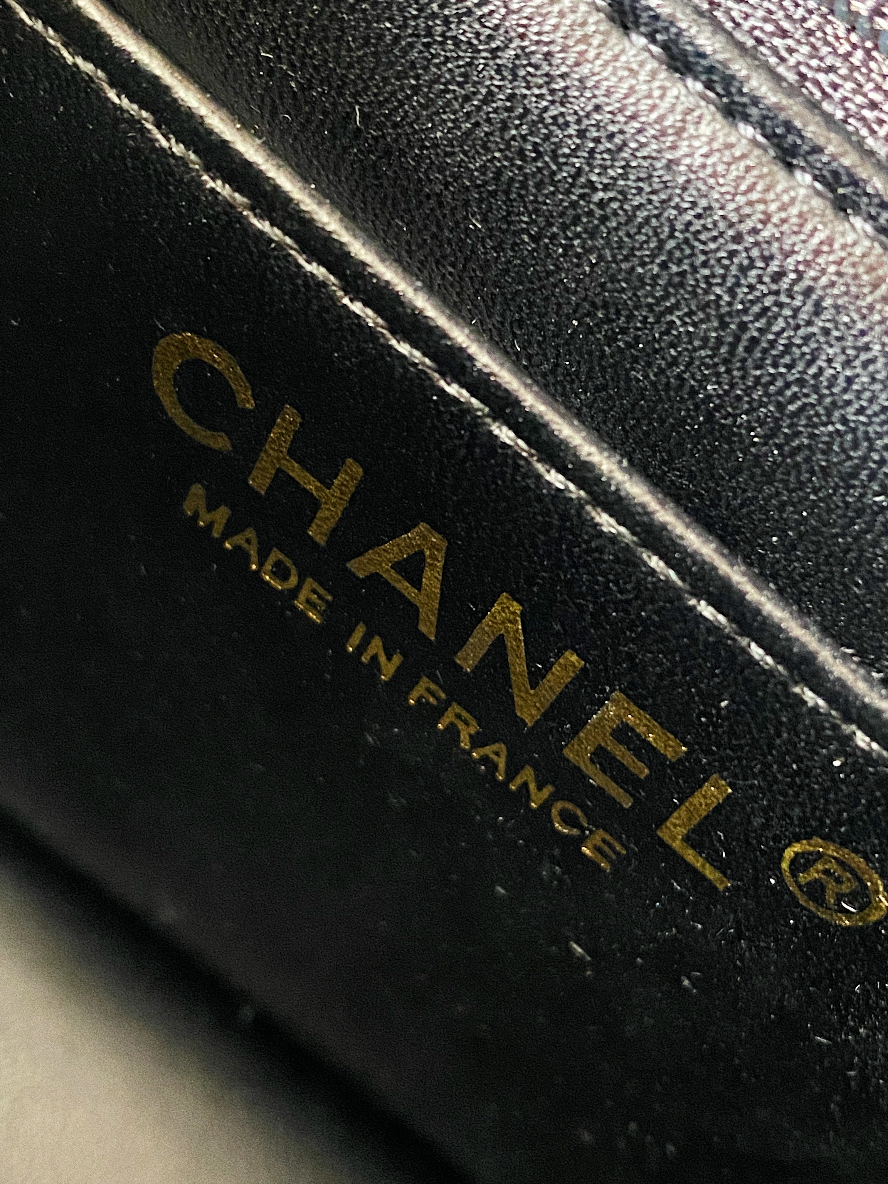 [TOP] CHANEL Classic Flap Bag Chevron Mini 20cm - Black