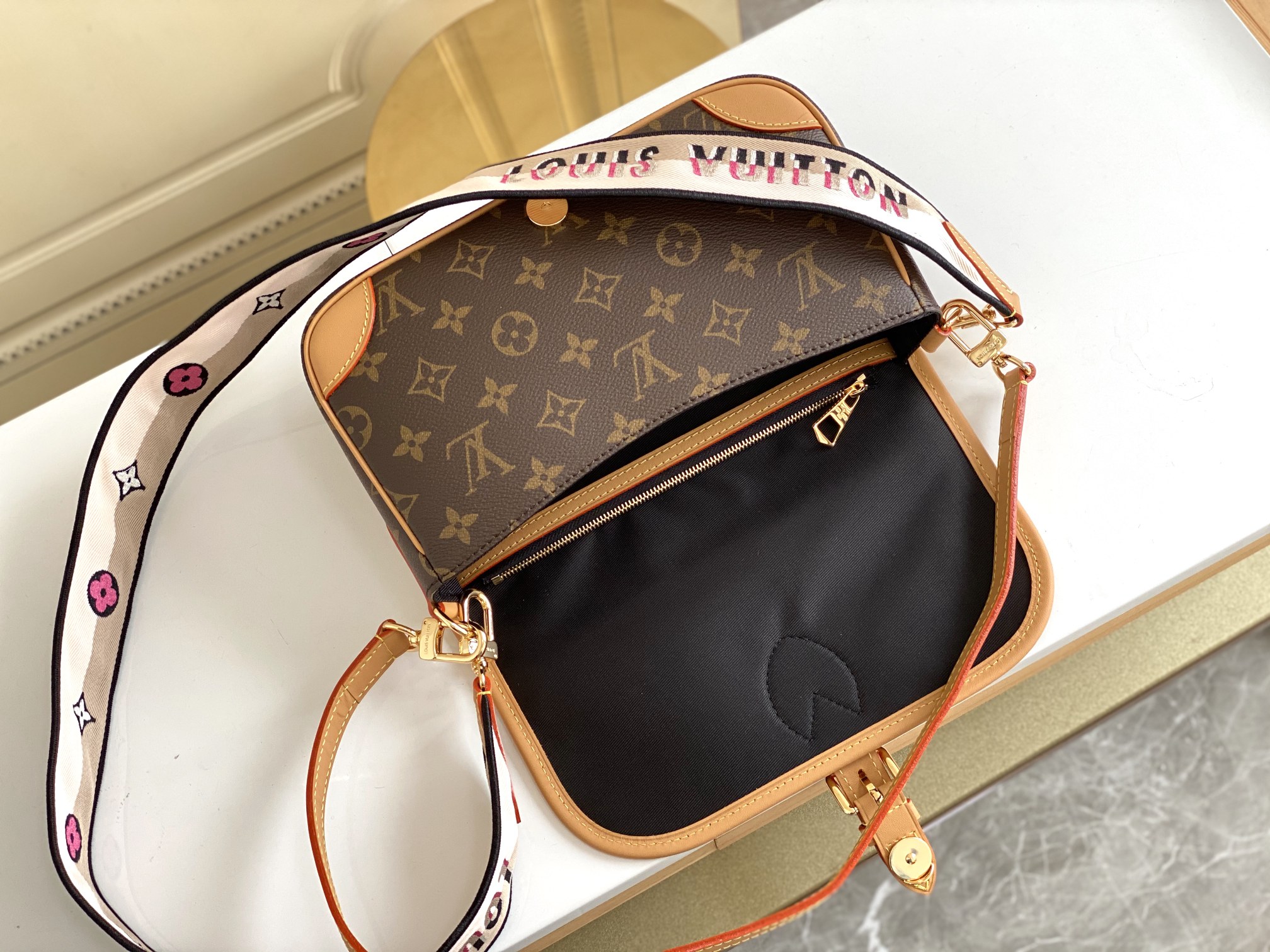 [TOP] Louis Vuitton LV Monogram Diane Bag 25.0 × 9.0 × 15.0CM-Brown