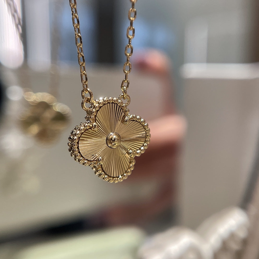 [TOP] Van Cleef & Arpels VCA Single Motif Albraham Necklace - Gold