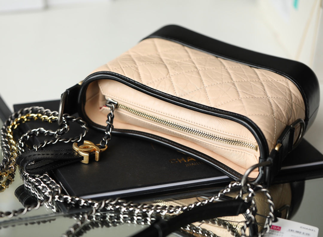 [TOP] CHANEL Gabrielle Hobo Bag 2 Tones 20cm - Beige and Black