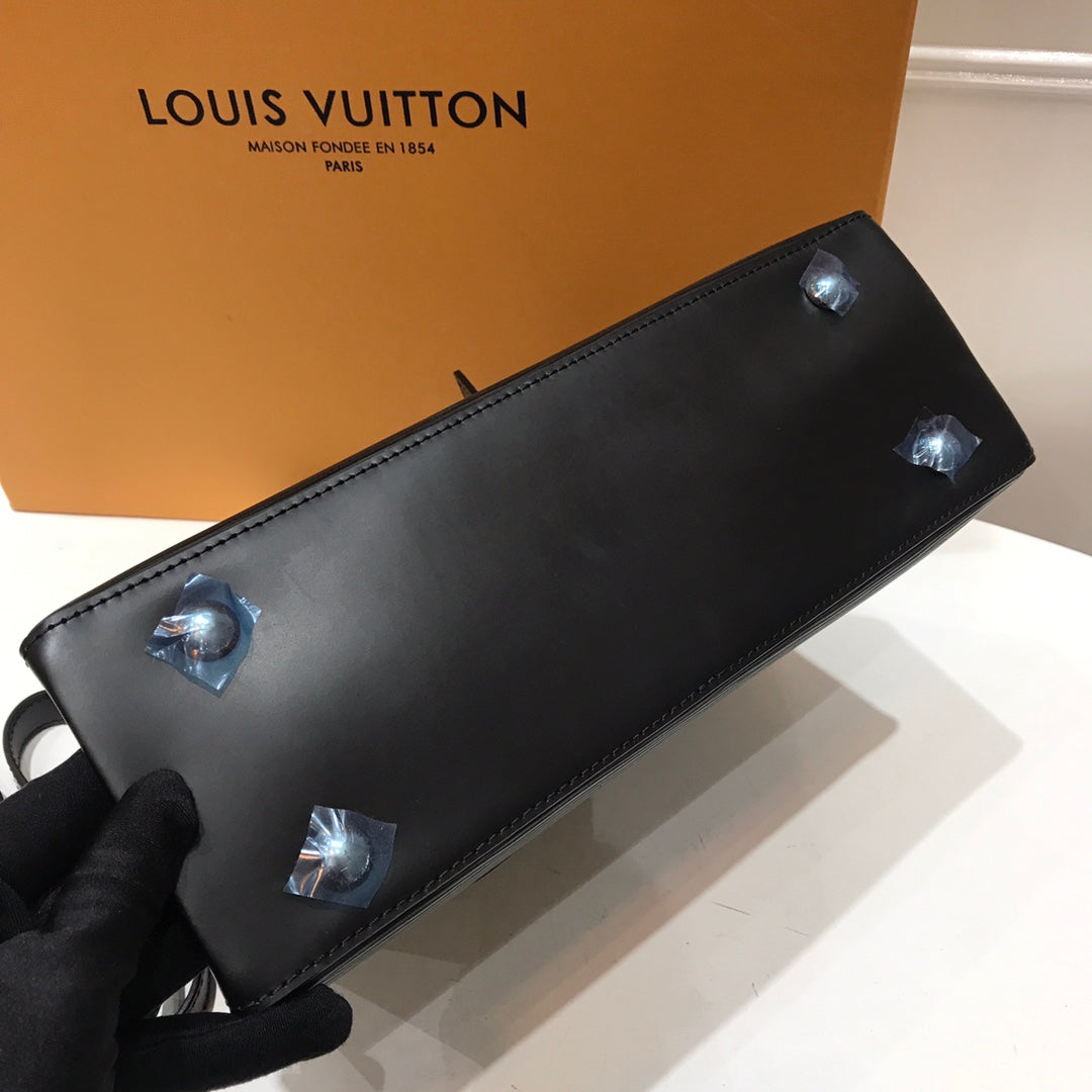 [TOP] Louis Vuitton LV L*V Epi Kleber PM Bag 19cm x 30cm x 10.5cm- Black