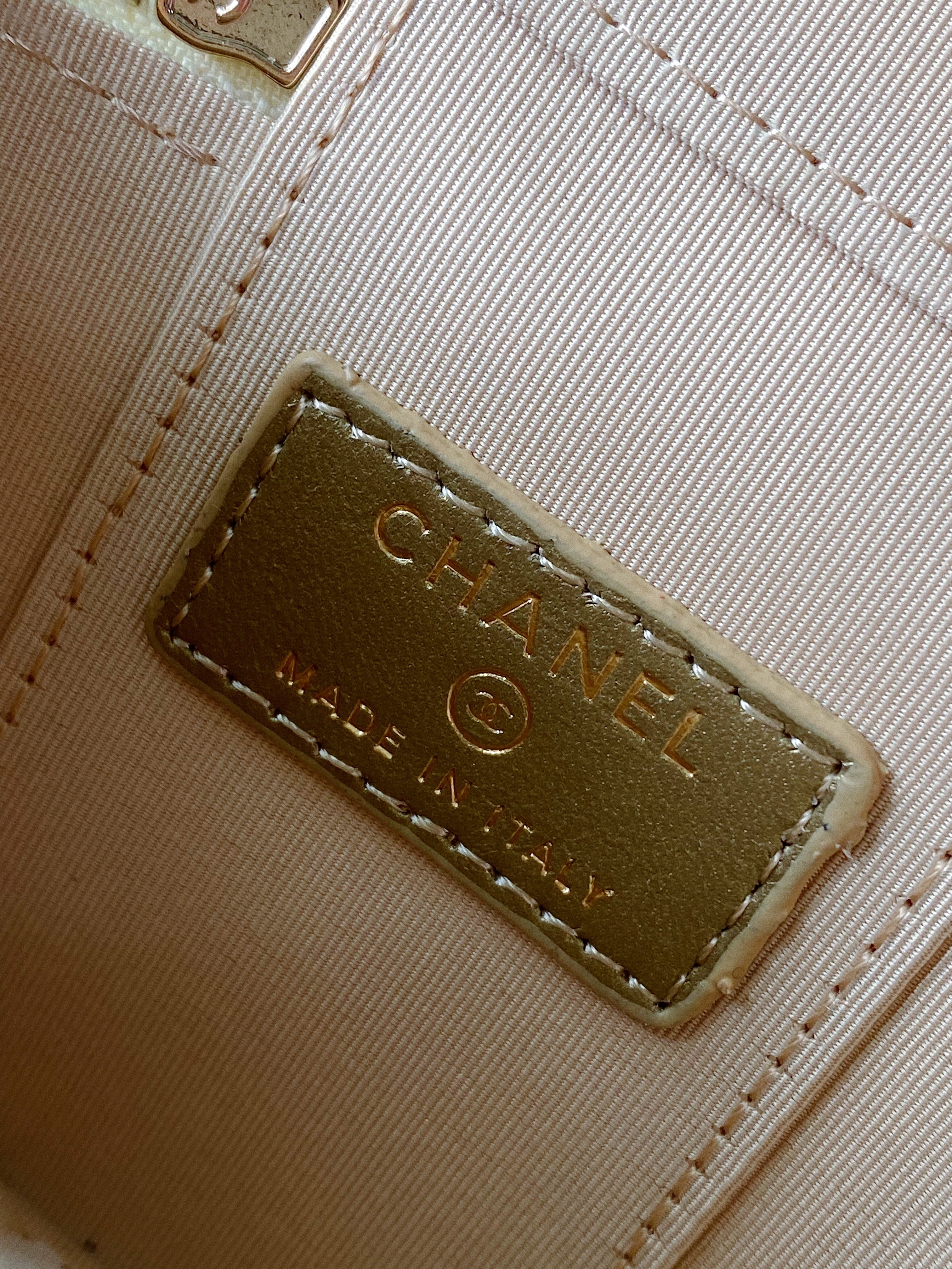 [TOP] CHANEL Vanity Case Perfect Fit Mini Adjustable Chain - Yellow