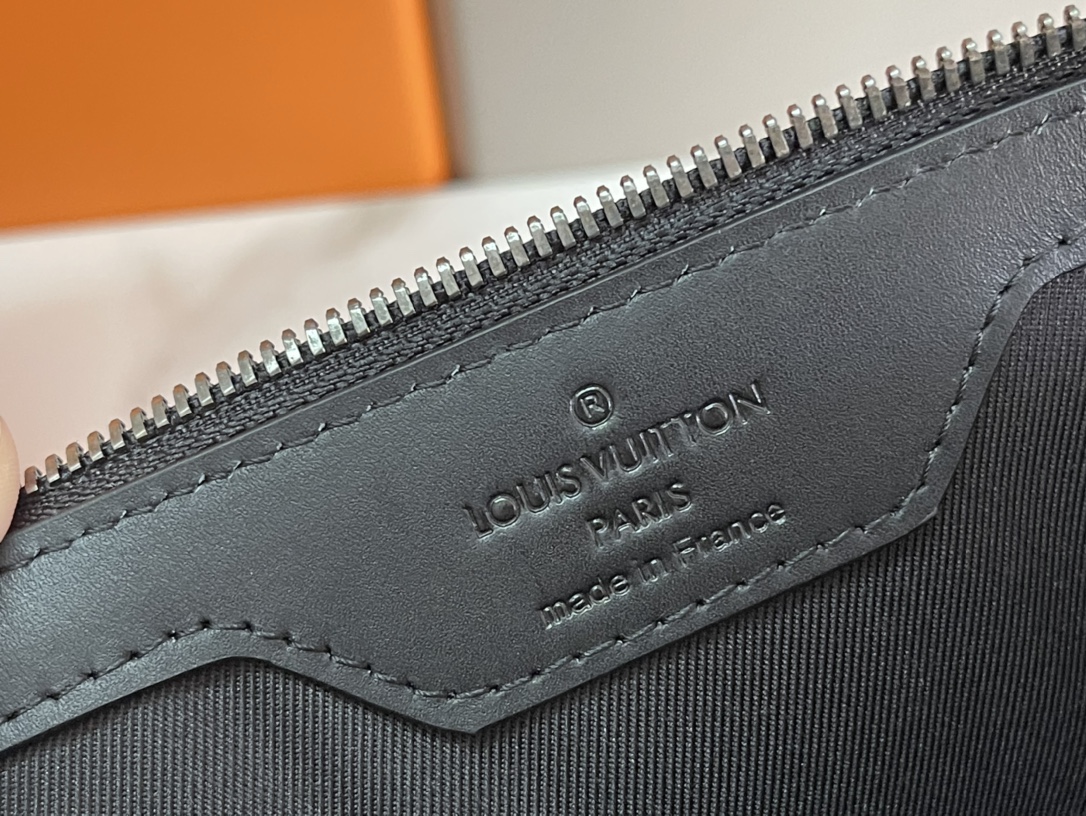 [TOP] Louis Vuitton LV Sac Plat Monogram Eclipse Reverse 26x28.5x6CM-Black