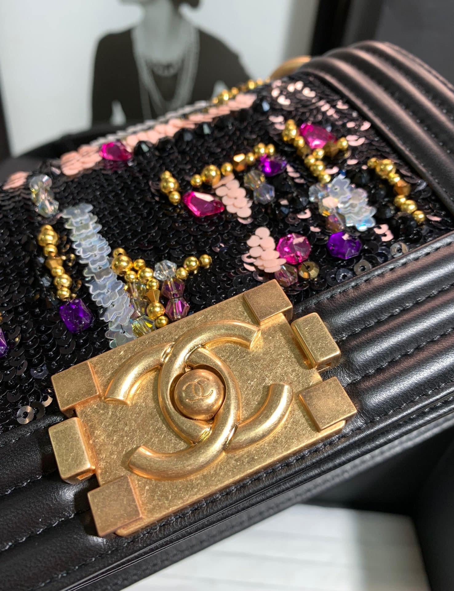 [TOP] CHANEL Le Boy Bag Sequin and Stones Small 20cm - Black & GHW