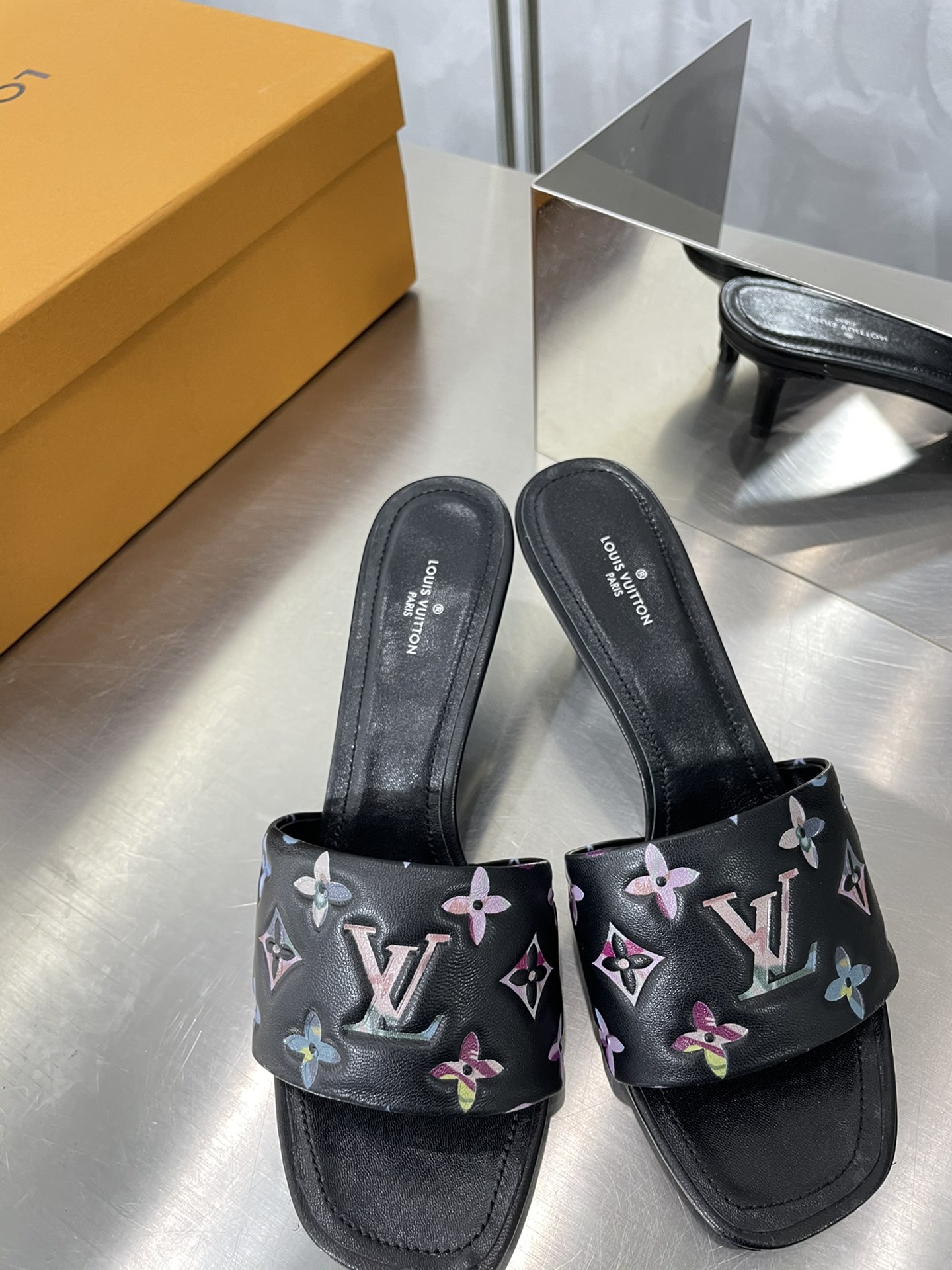 [TOP] Louis Vuitton LV Monogram High Heels - 4 Color