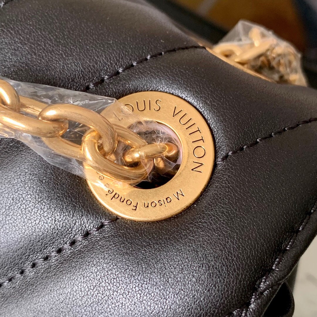 [TOP] Louis Vuitton LV  New Wave Chain Bag 24×14×9CM- Black
