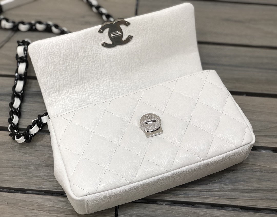 [TOP] CHANEL Flap Bag Caviar Small  - White & Black Hardware