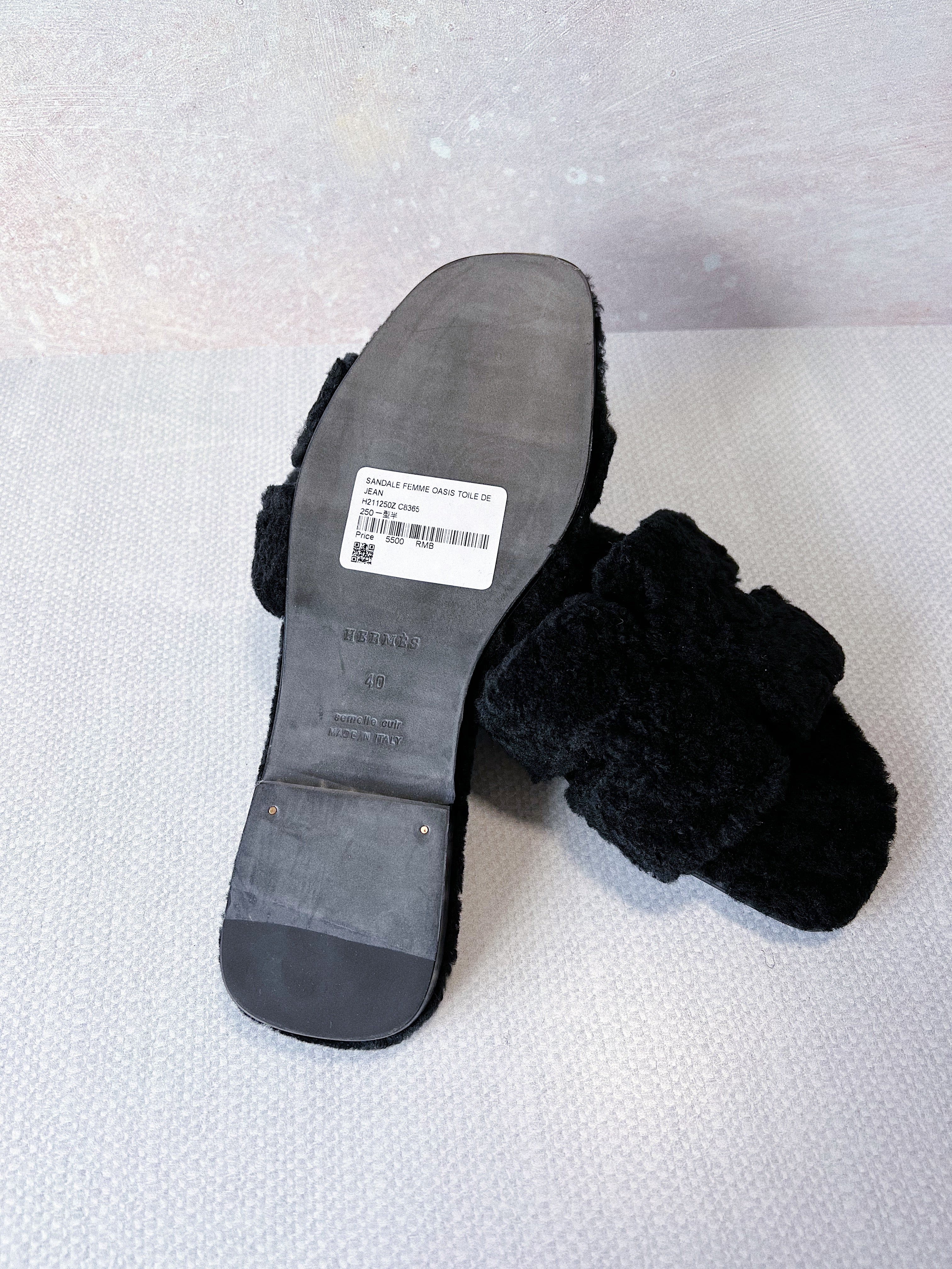 [TOP] HERMES Oran Open Toes Teddy Bear Sandals - Black