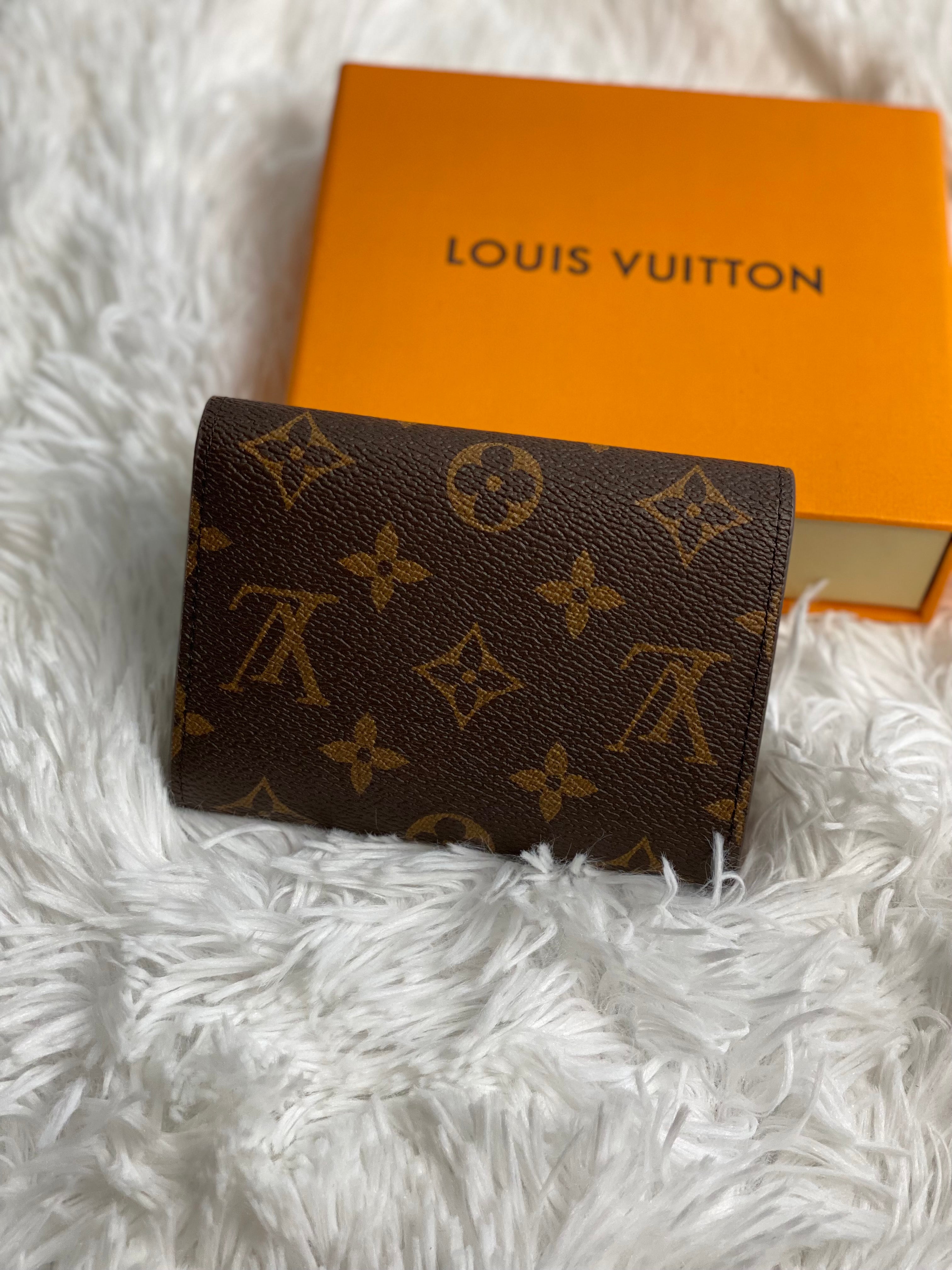[TOP] Louis Vuitton LV £V Monogram Victorine Fold Wallet