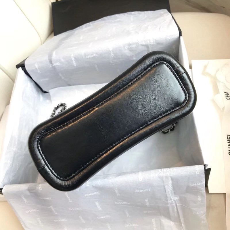 [TOP] CHANEL Gabrielle Bag Chevron Small 20cm  - Black & White