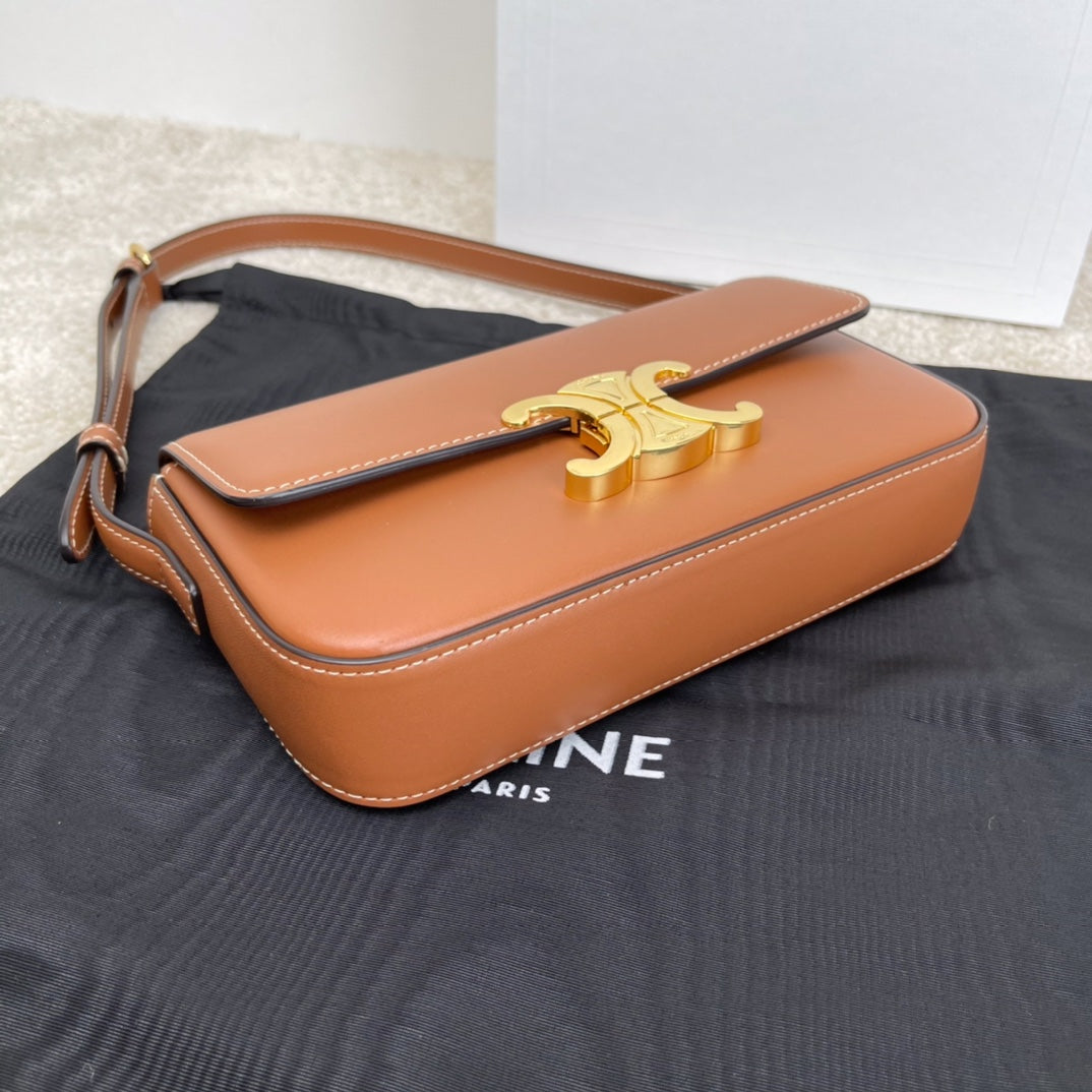 [TOP] CELINE Triomphe Shoulder Bag - Brown