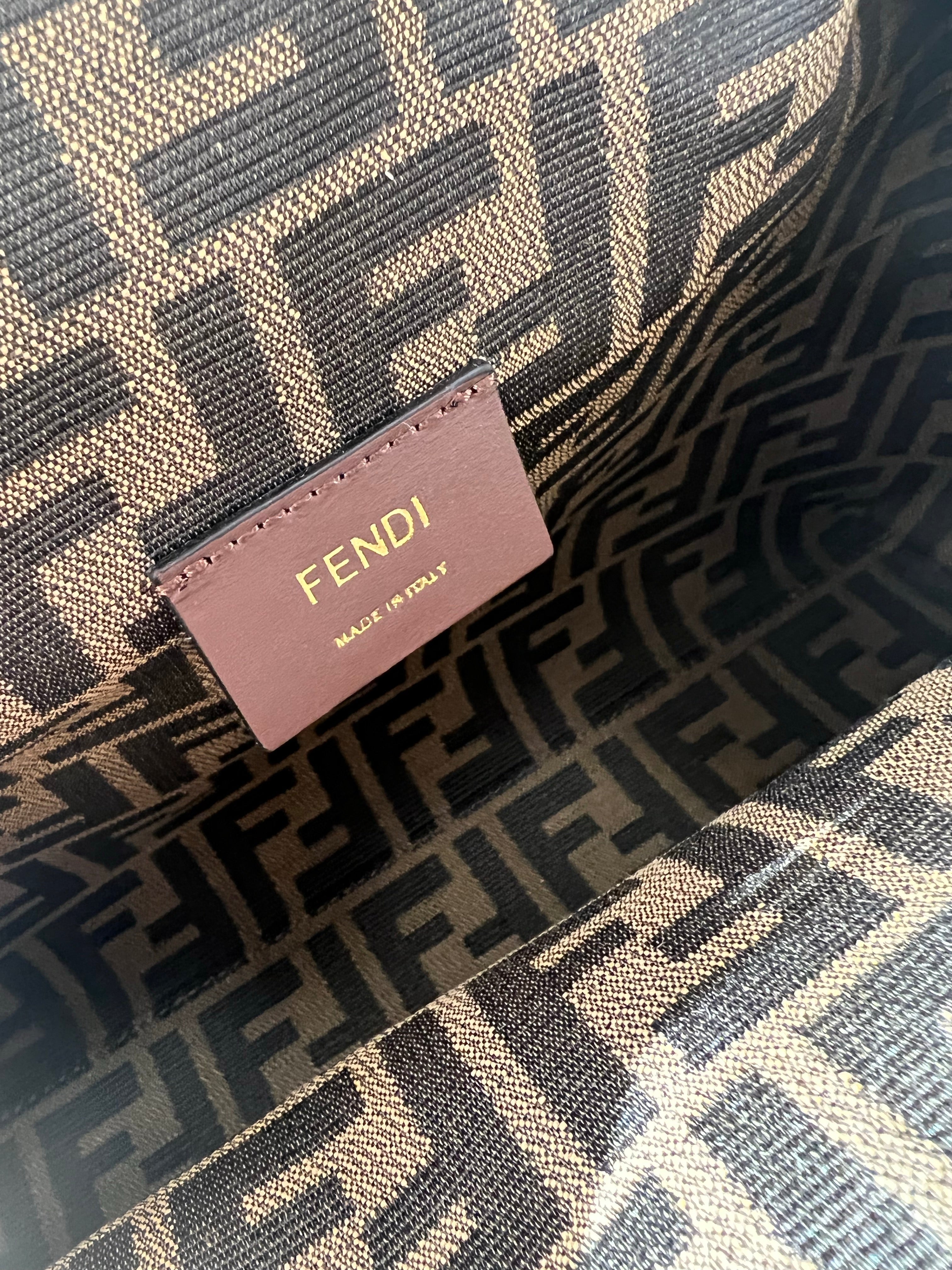 [TOP] FENDI FENDI First Medium Bag - Dark Maroon