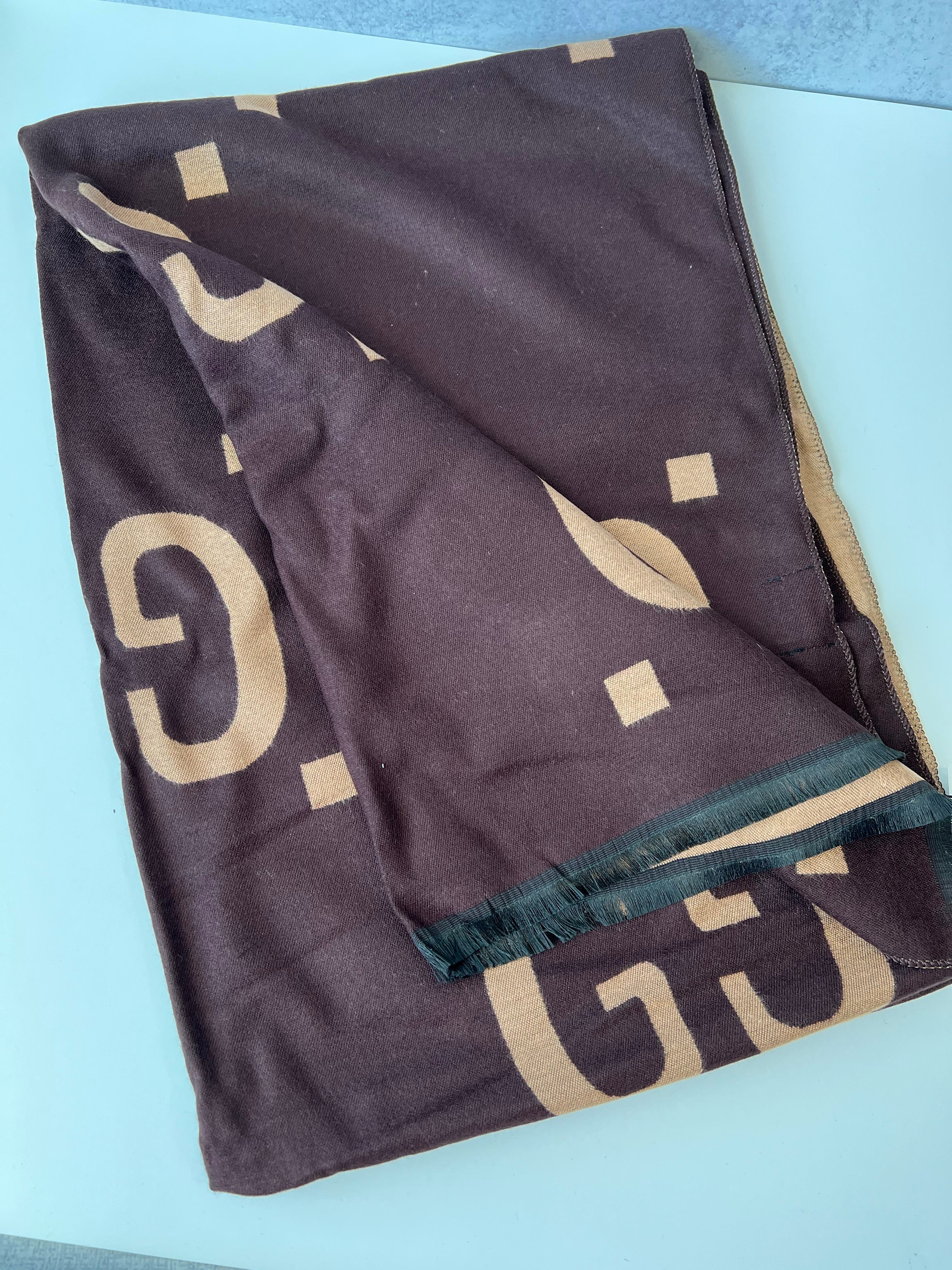 [TOP] GUCCI 2 tone Scarf - Brown + Beige