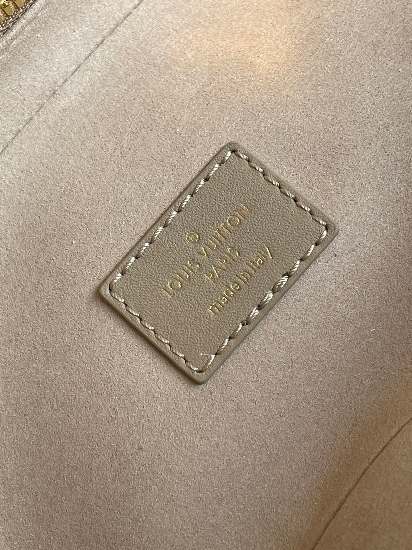 [TOP] Louis Vuitton LV L*V Empreinte Giant Monogram Vanity Bag - Turtle Dove