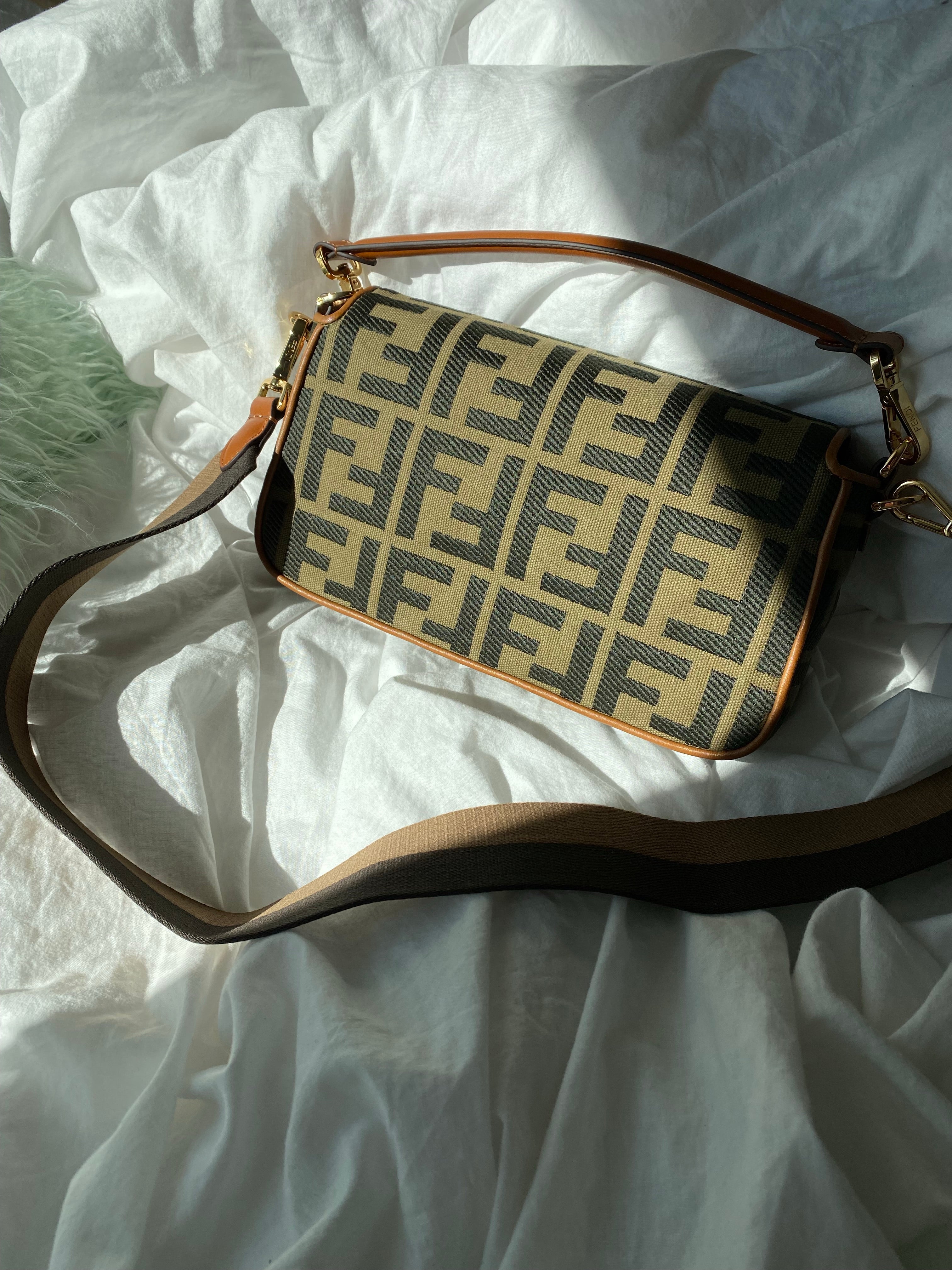 [TOP] FENDI Baguette Canvas Crossbody Bag - Brown