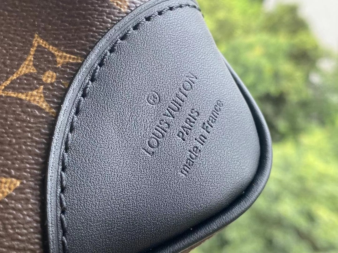 [TOP] Louis Vuitton LV Boulogne Monogram Canvas Handbag 29x16x9.5cm- Black