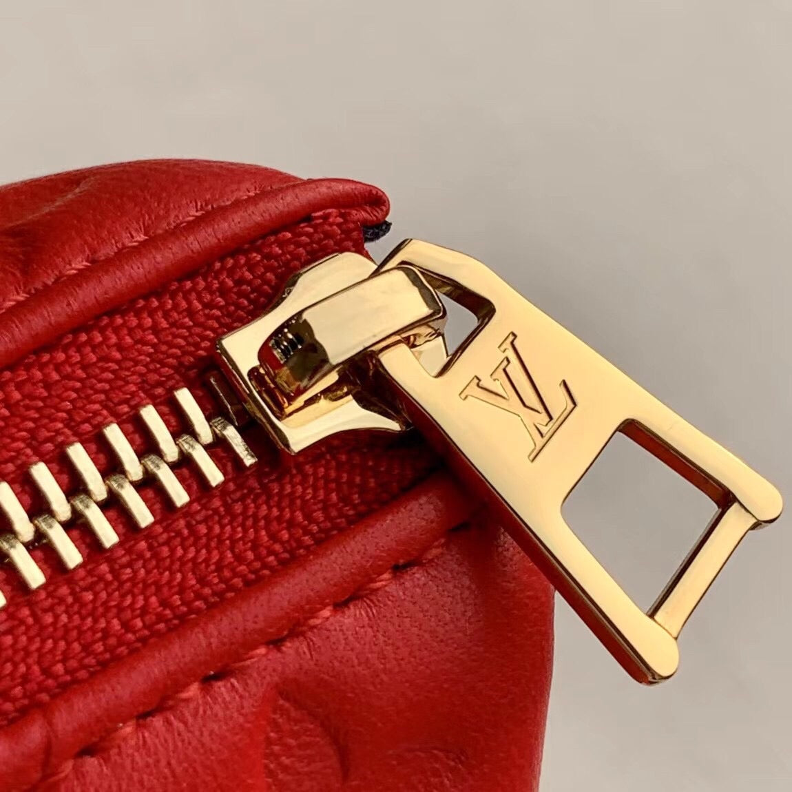 [TOP] Louis Vuitton LV Coussin PM Bag Lambskin - Red