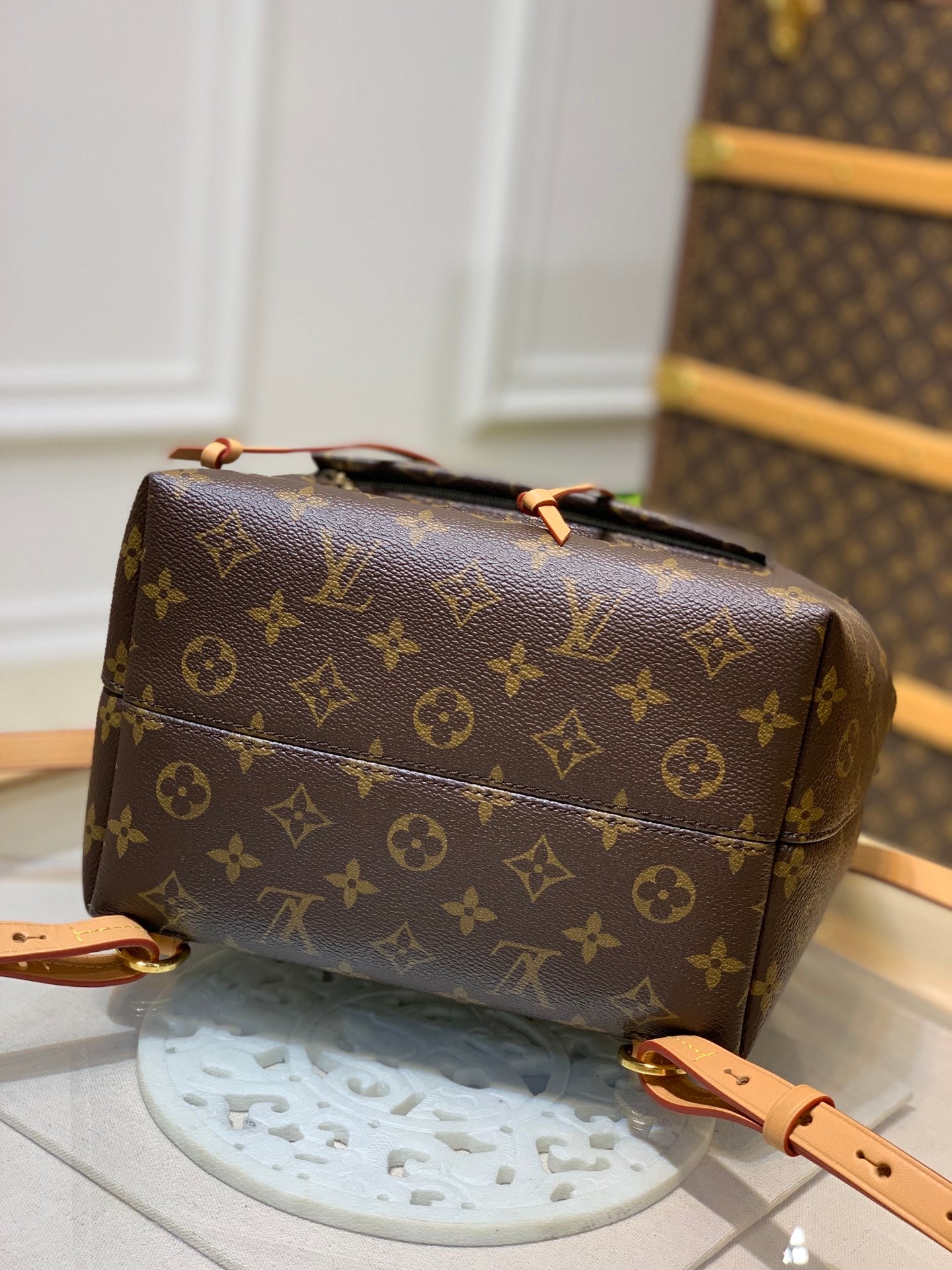 [TOP] Louis Vuitton LV Backpack Montsouris Monogram PM 27.5 x 33 x 14CM-Brown