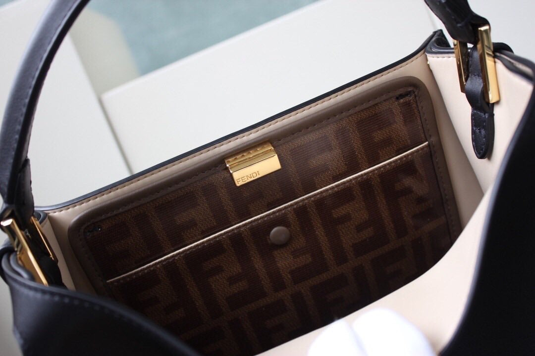 [TOP] FENDI  Peekaboo Medium X-Lite Bag - Black