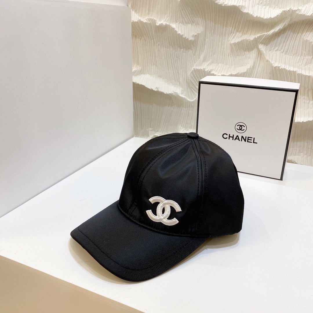 [TOP] CHANEL Nylon Side Logo Cap - Black
