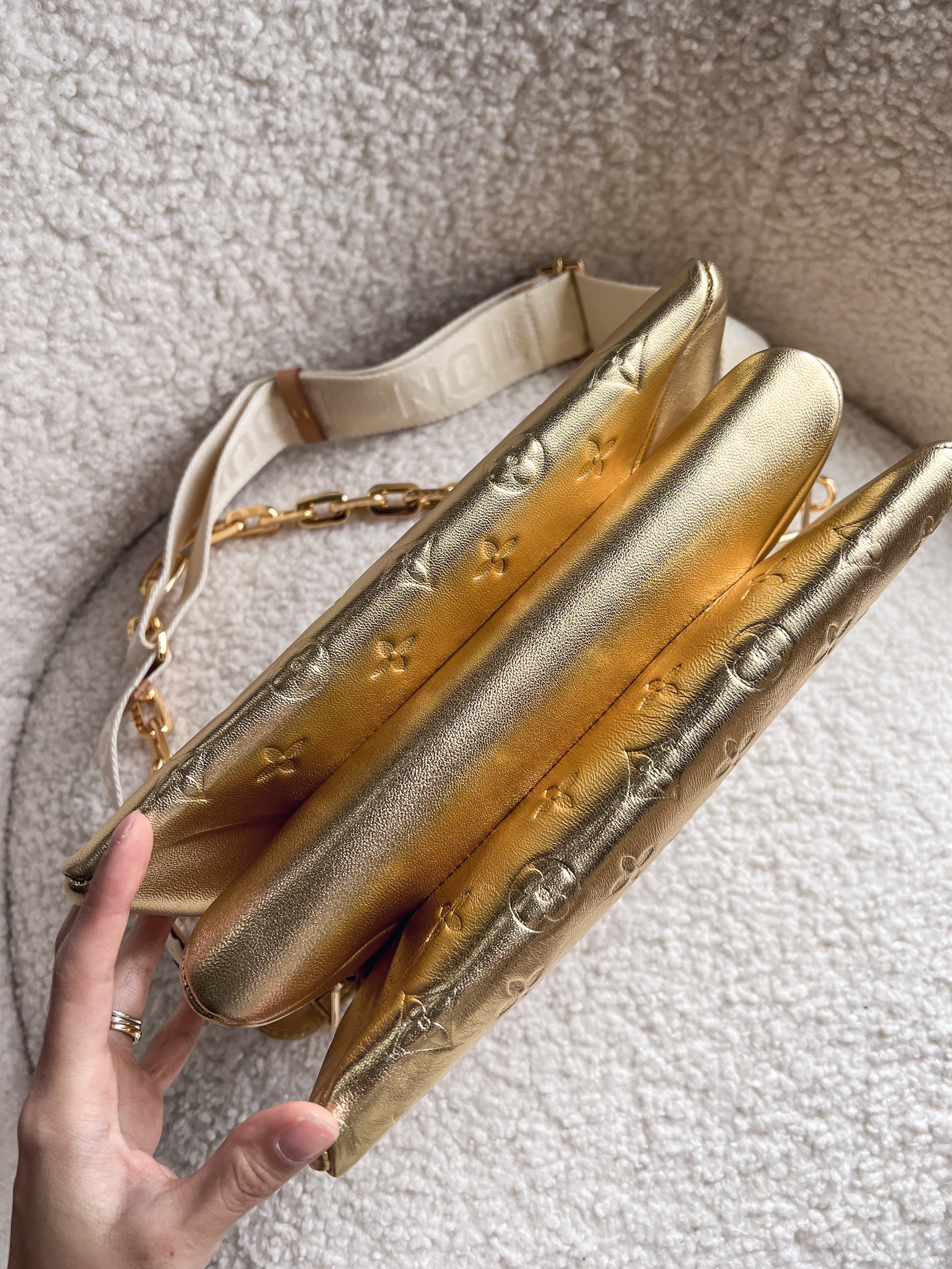 [TOP] Louis Vuitton LV  Coussin Bag 26x20x12cm- Metallic Gold