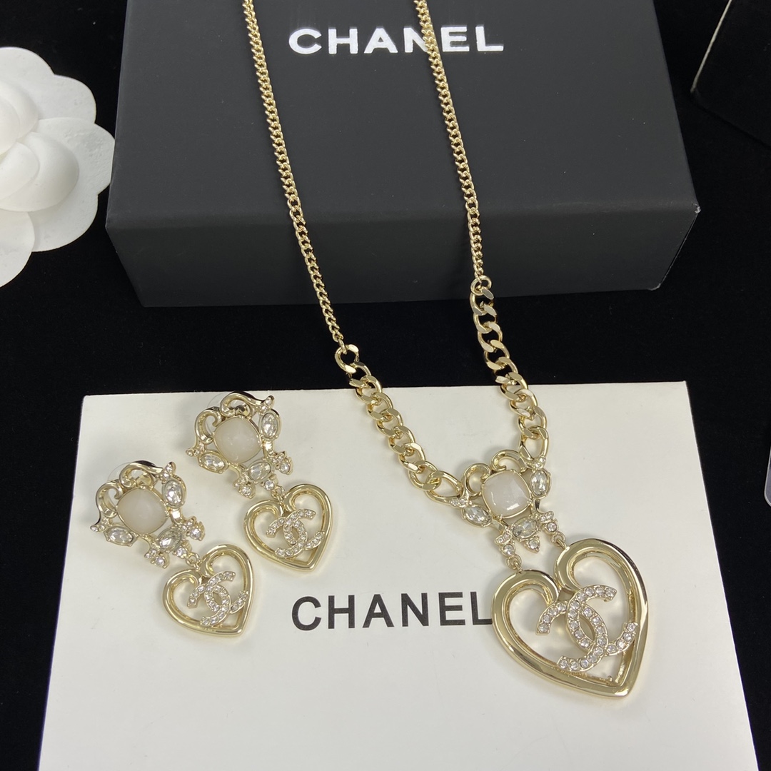 [TOP] CHANEL Necklace Earrings Set