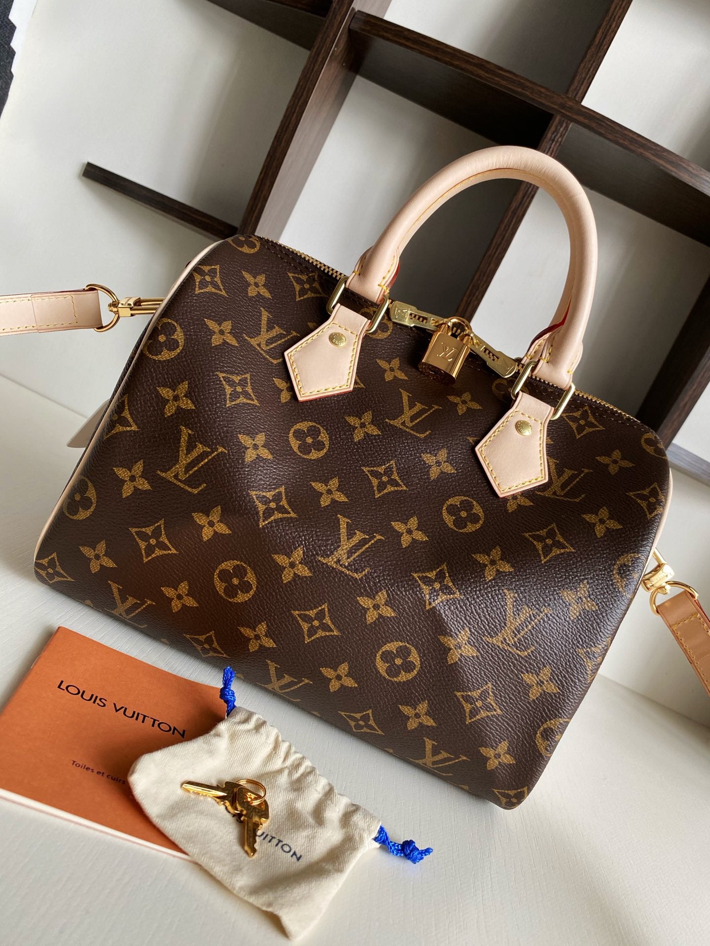 [TOP] Louis Vuitton LV  Speedy 25 Monogram Bag 25x19x15cm -Brown