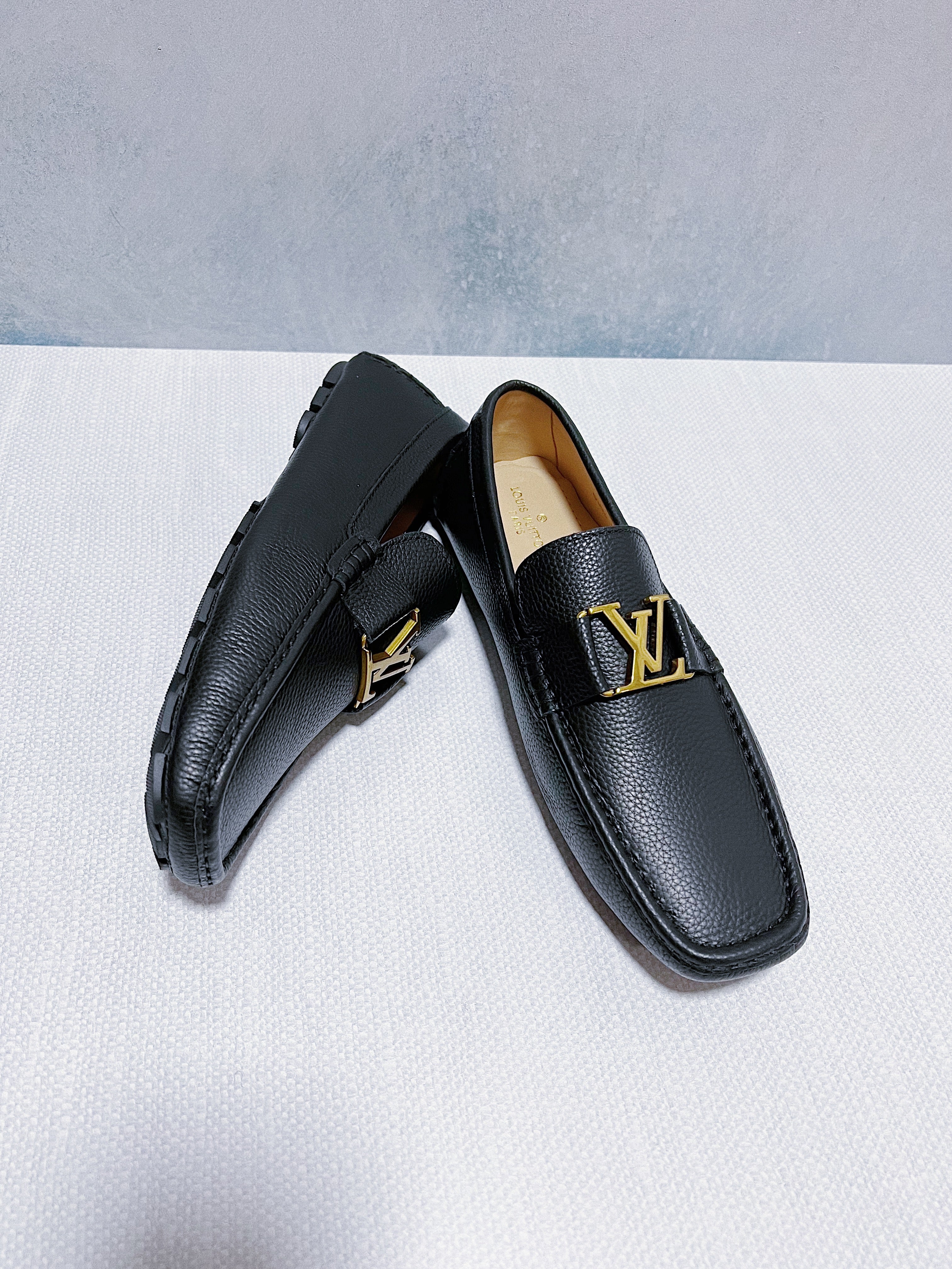 [TOP] Louis Vuitton LV L*V Montaigne Loafers w Gold Hardware - Black