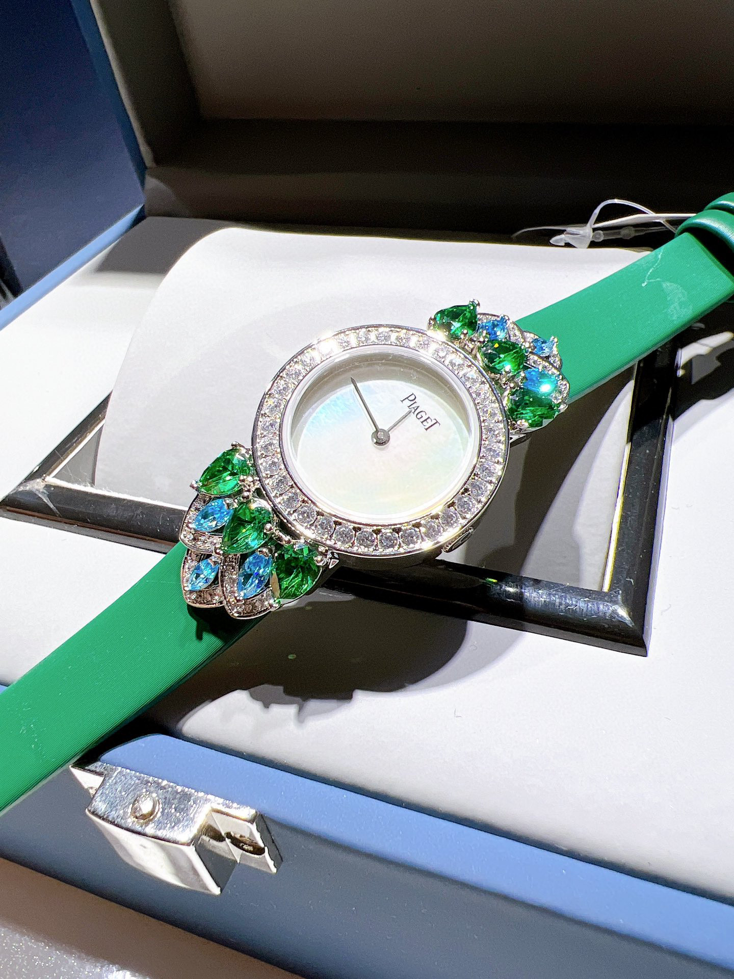 [TOP] PIAGET Teasures Green Leather Watch - Diamonds/Beryl