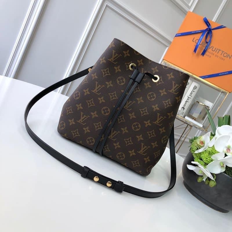 [TOP] Louis Vuitton LV £V Noe Bag Monogram 26×22×27CM- Black