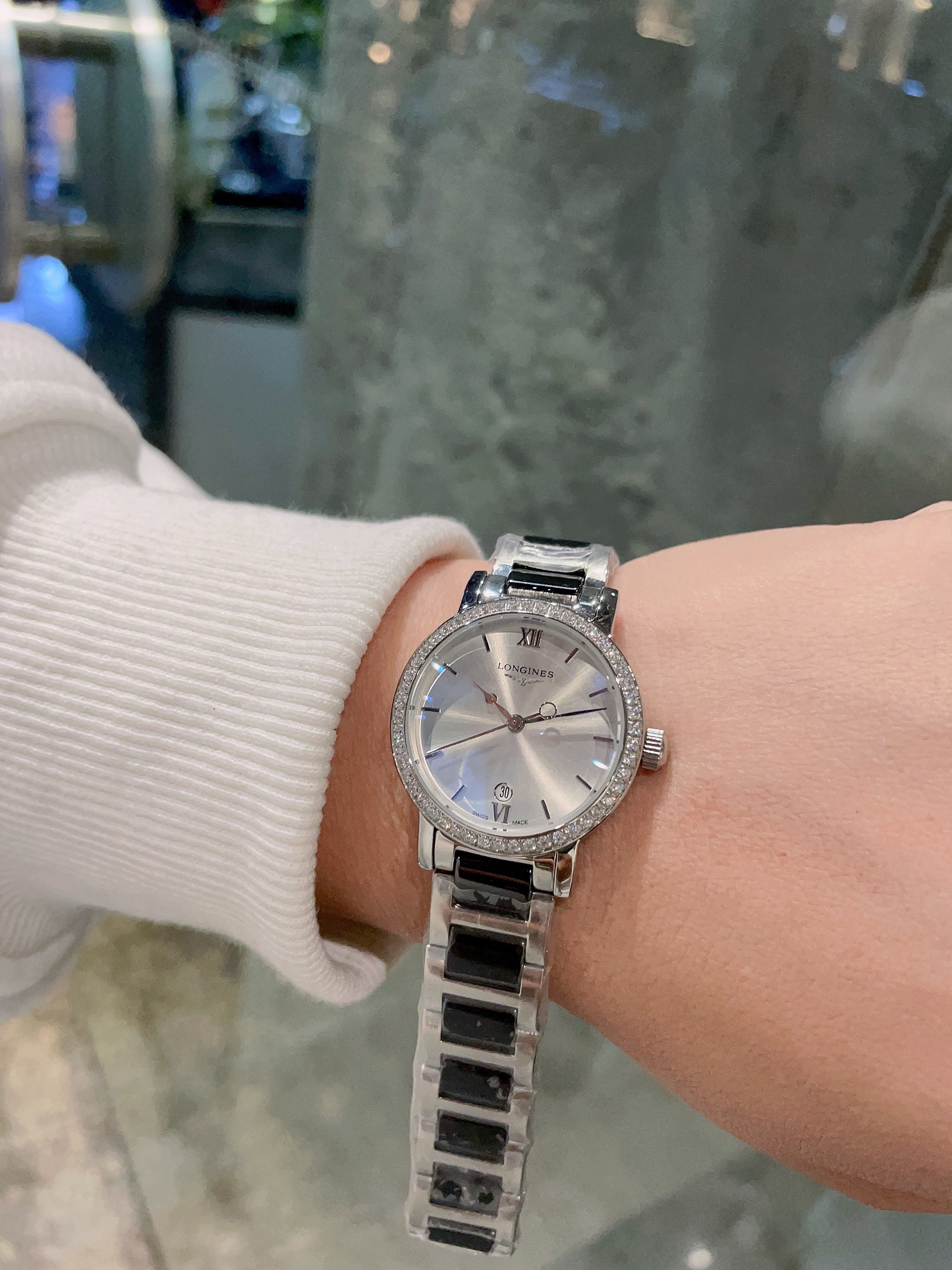 [TOP] Cartier Diamonds Gold Watch - Black/White