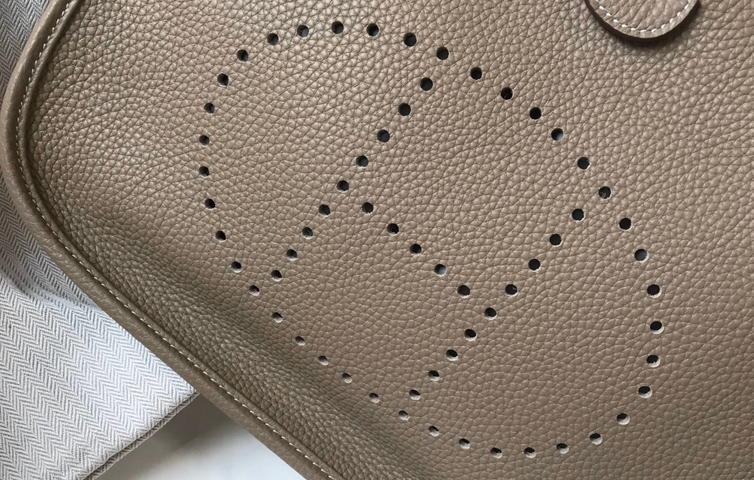 [TOP] HERMES Evelyne Togo Leather 28cm - Etoupe