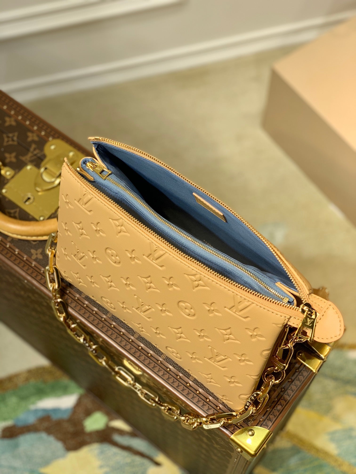 [TOP] Louis Vuitton LV L*V Coussin  Bag 26x20x12cm- Camel