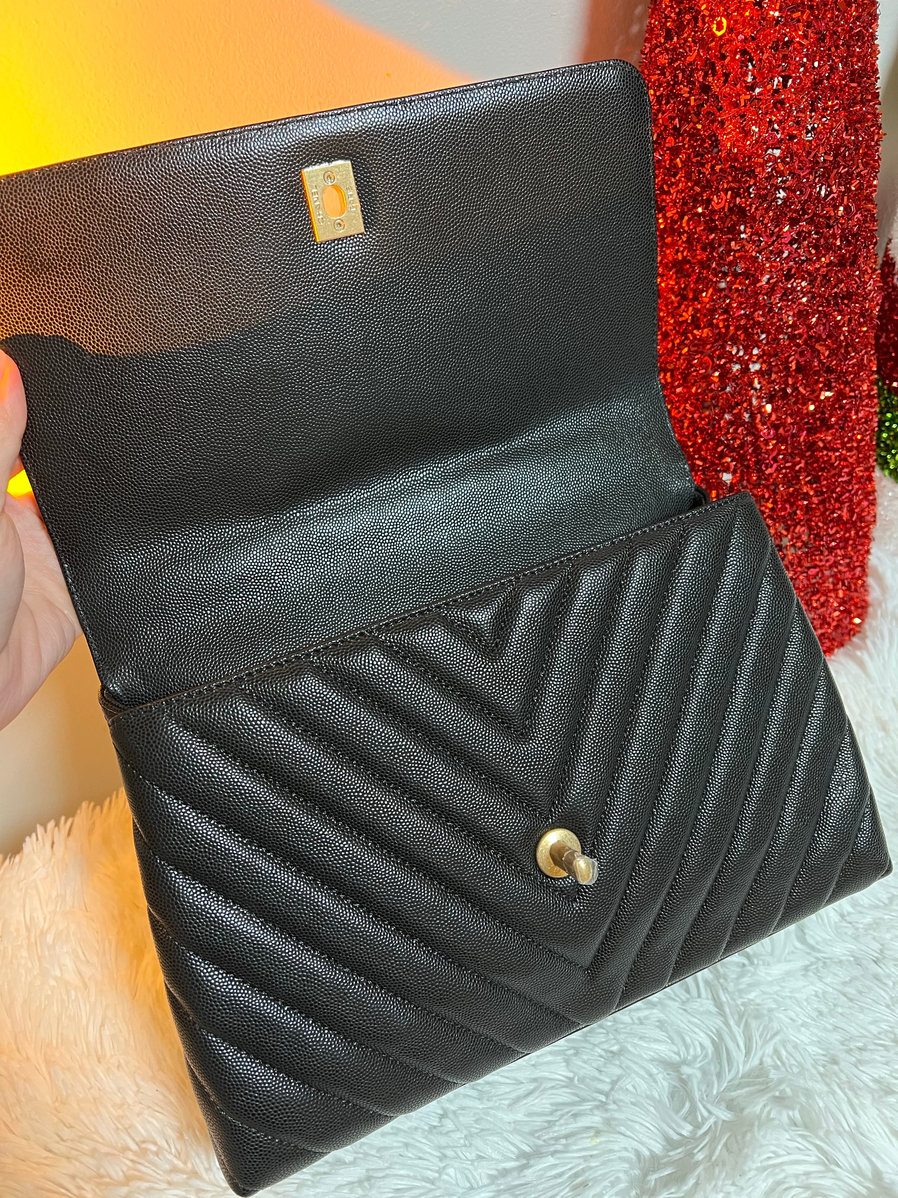 [TOP] CHANEL CoCo Handle Bag Chevron Caviar Leather 23cm - Black & GHW