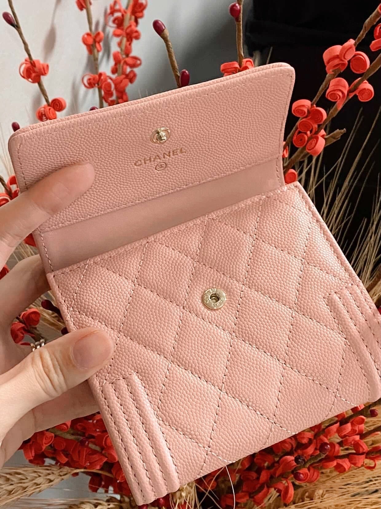 [TOP] CHANEL Trifold Caviar Wallet - Pink & GHW