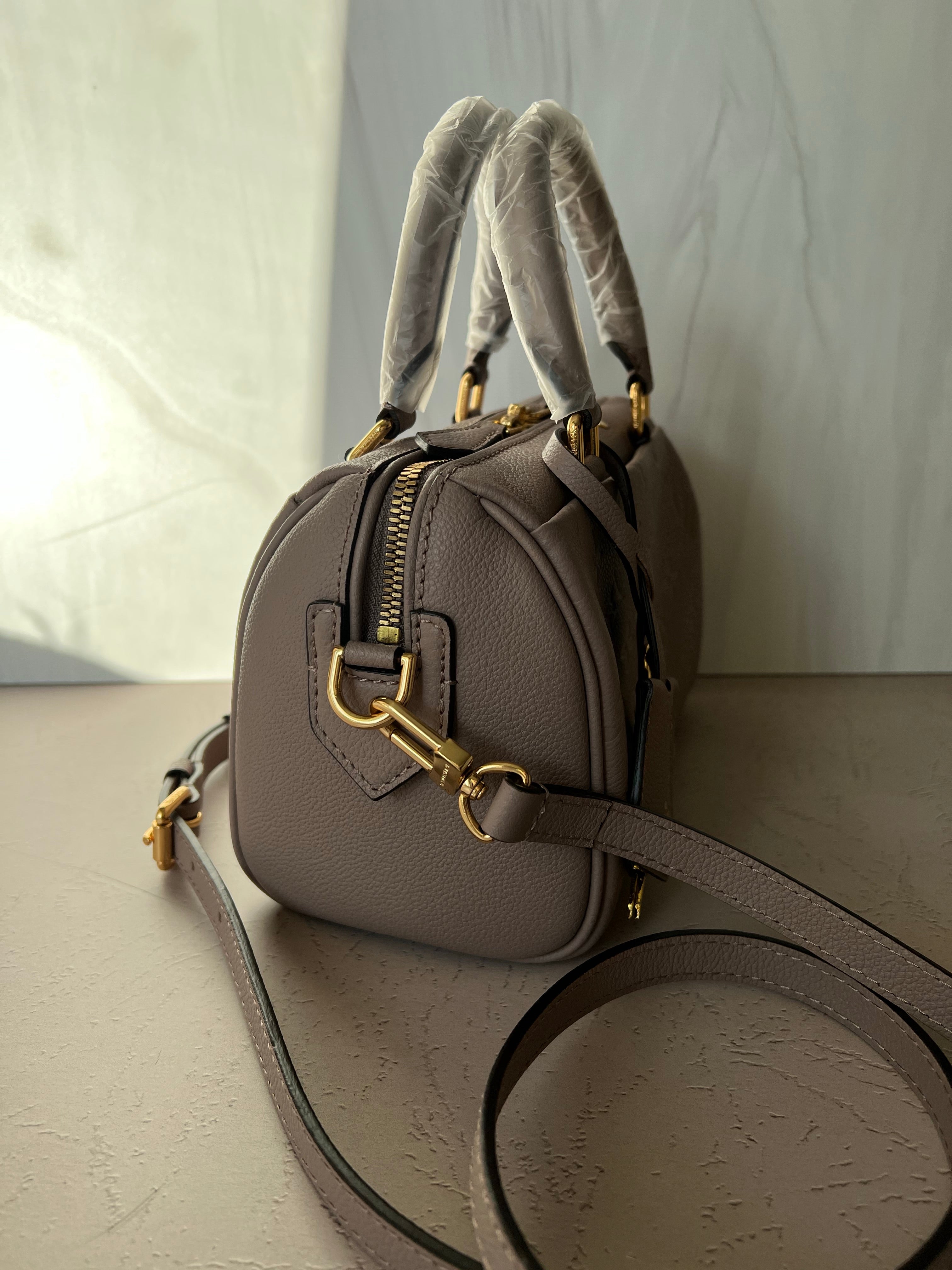 [TOP] Louis Vuitton LV  Speedy Bag 20x13.5x12cm - Turtle Dove