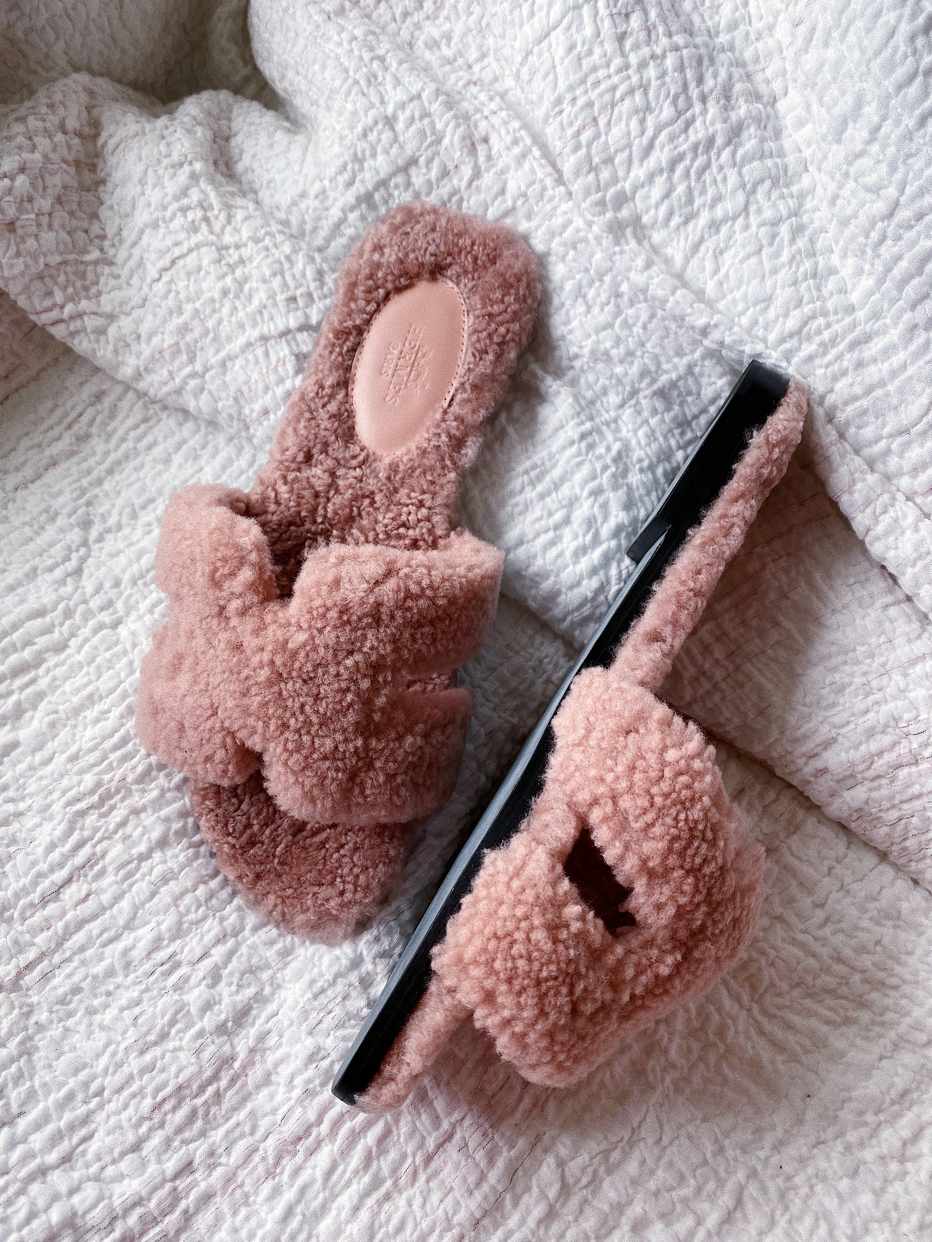 [TOP] HERMES Oran Open Toes Teddy Bear Sandals - Dusty Rose