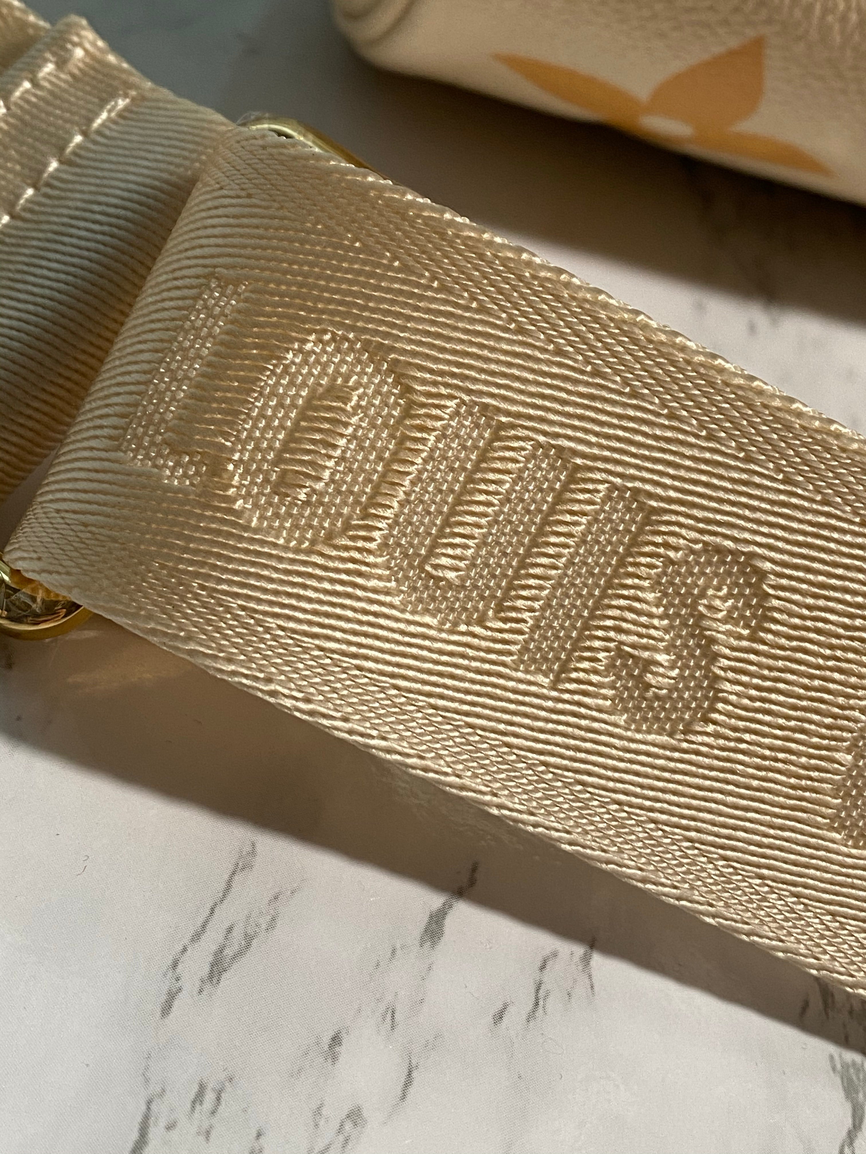 [TOP] Louis Vuitton LV Papillon BB Bag 20 x 10 x 10CM- Cream