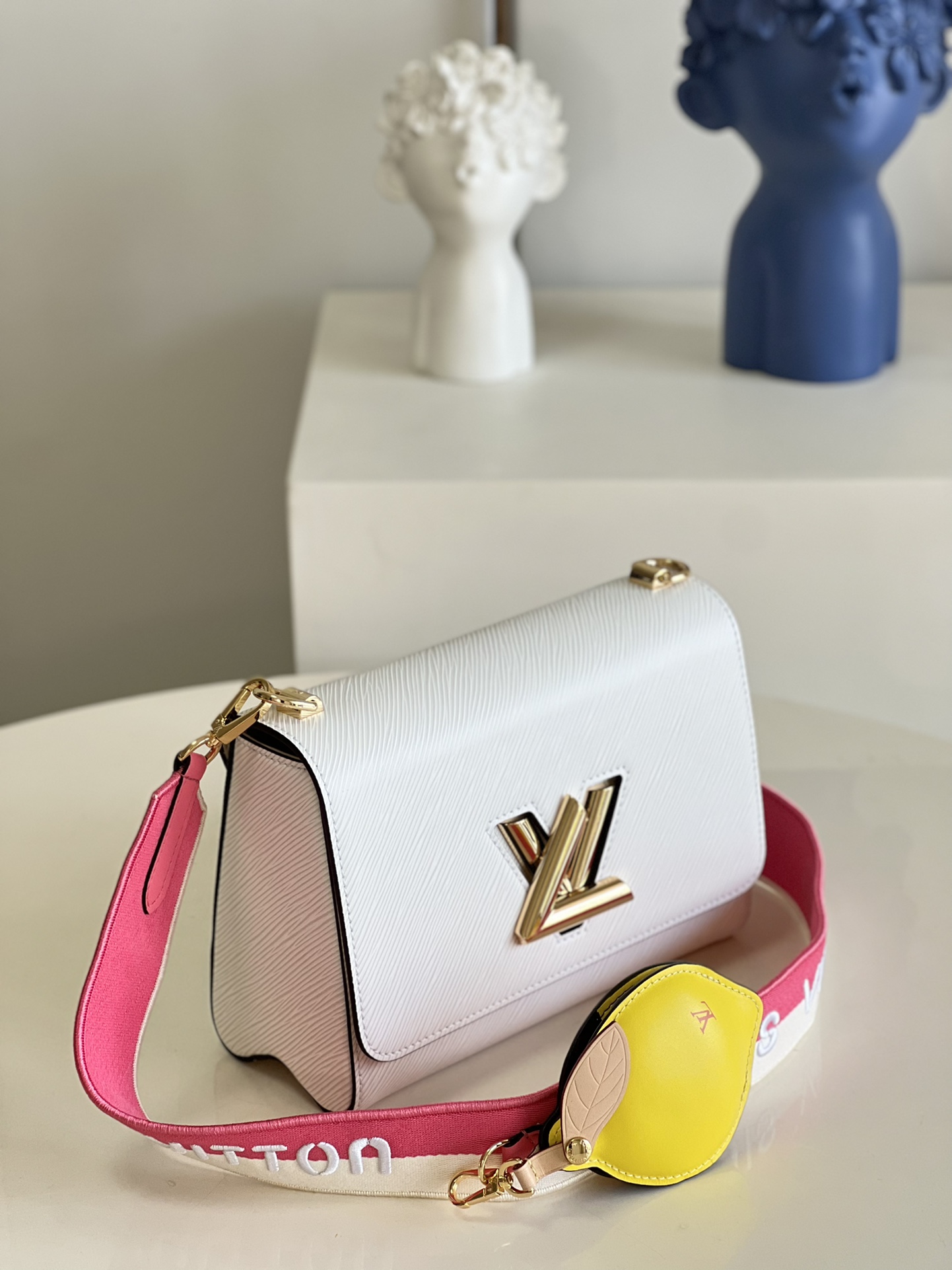 [TOP] Louis Vuitton LV Epi Twist Bag  23 x 17 x 9.5 cm- WHITE