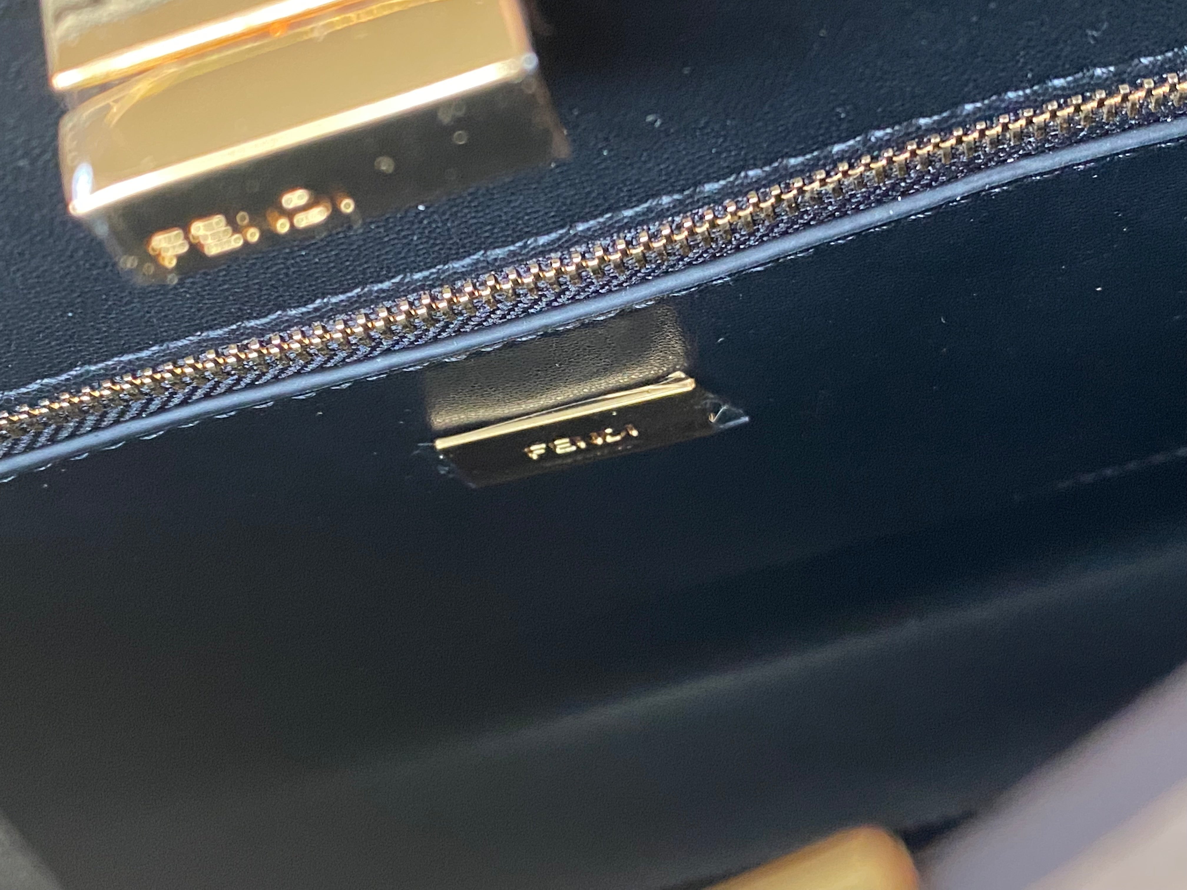 [TOP] FENDI Peekaboo Essentially Medium Bag - Tan