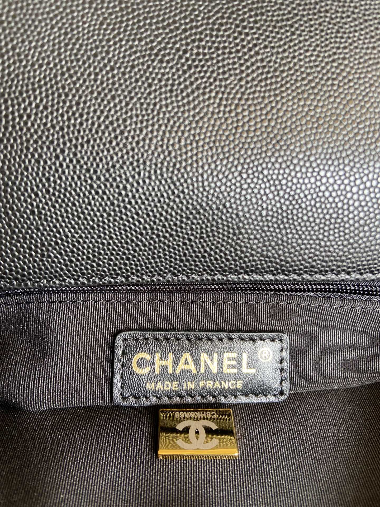 [TOP] CHANEL 22k Flap Bag 17x20.5x6cm/25x21.5x7cm - GHW - Black