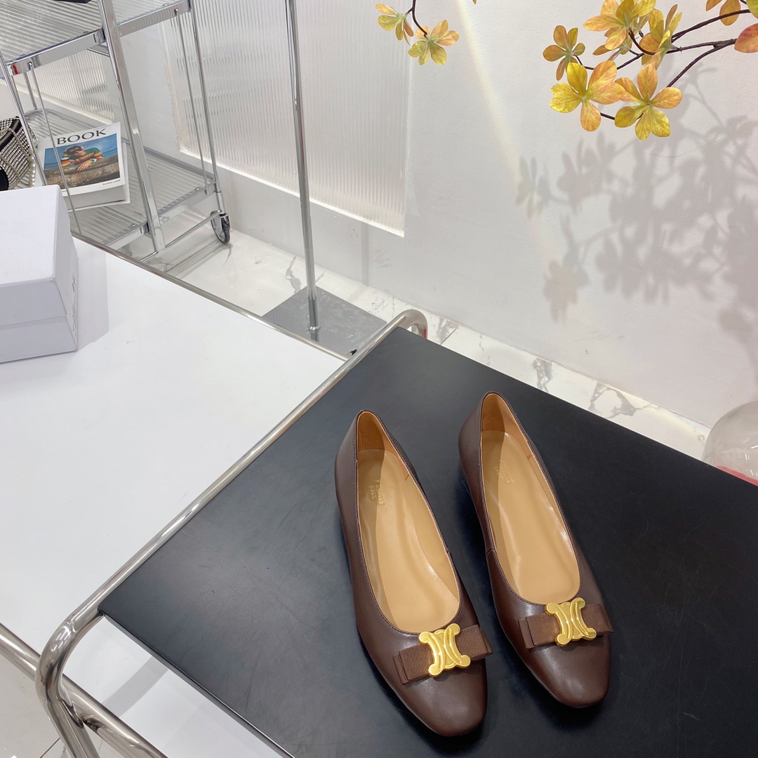 [TOP] CELINE Cowhide Flat - Brown - Cline