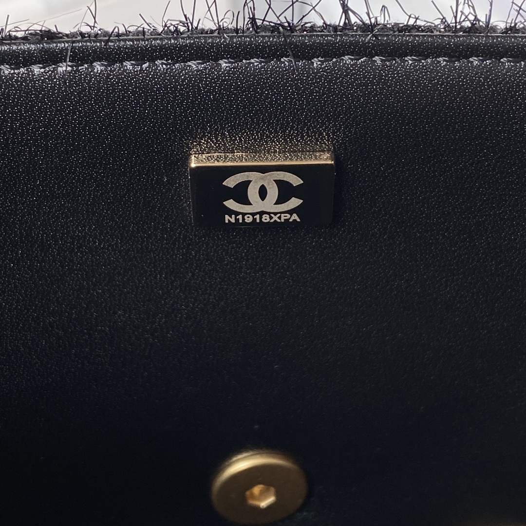 [TOP] CHANEL Classic Flap Bag 16×19.5×6cm - GHW - Black