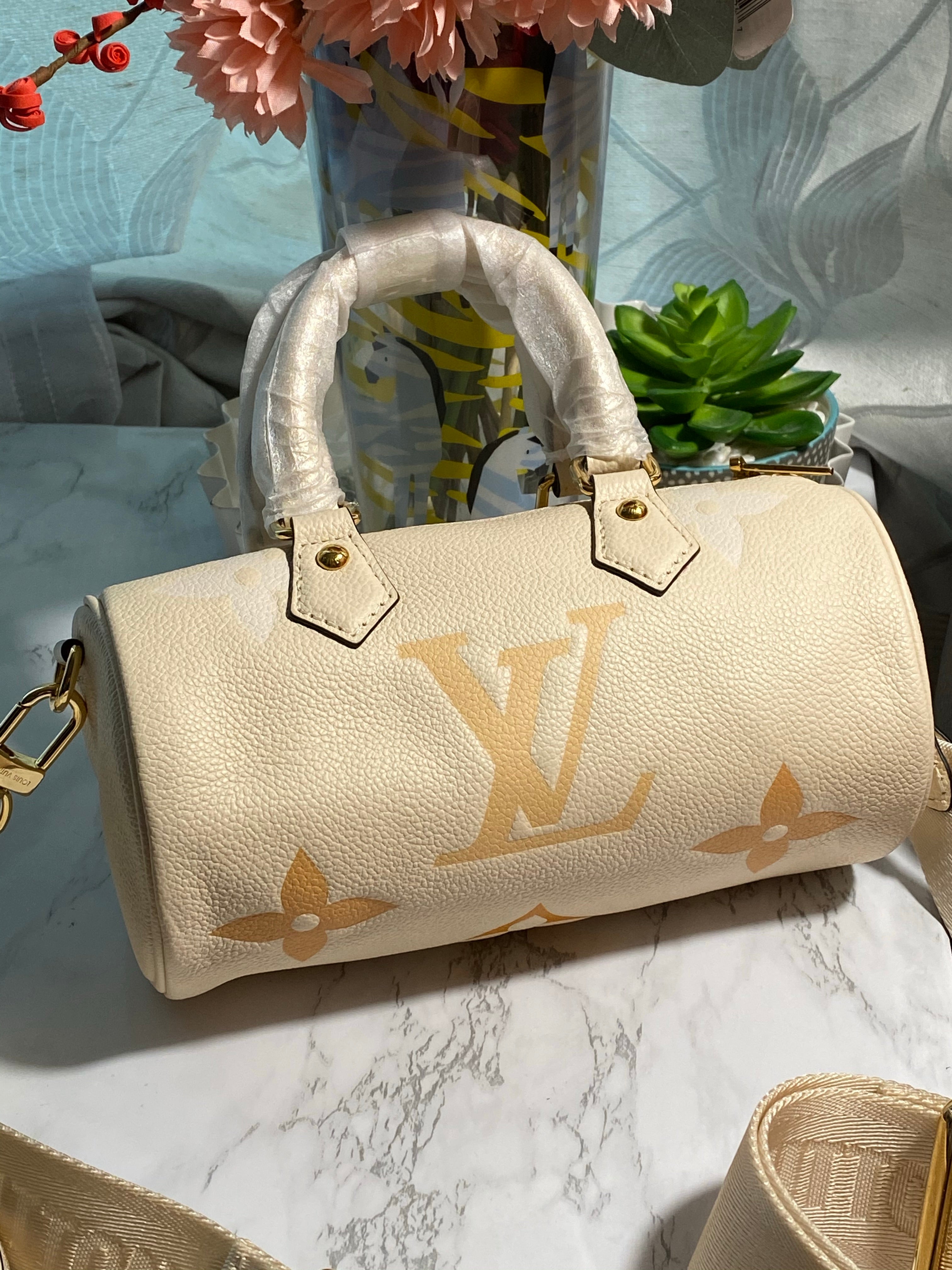 [TOP] Louis Vuitton LV Papillon BB Bag 20 x 10 x 10CM- Cream