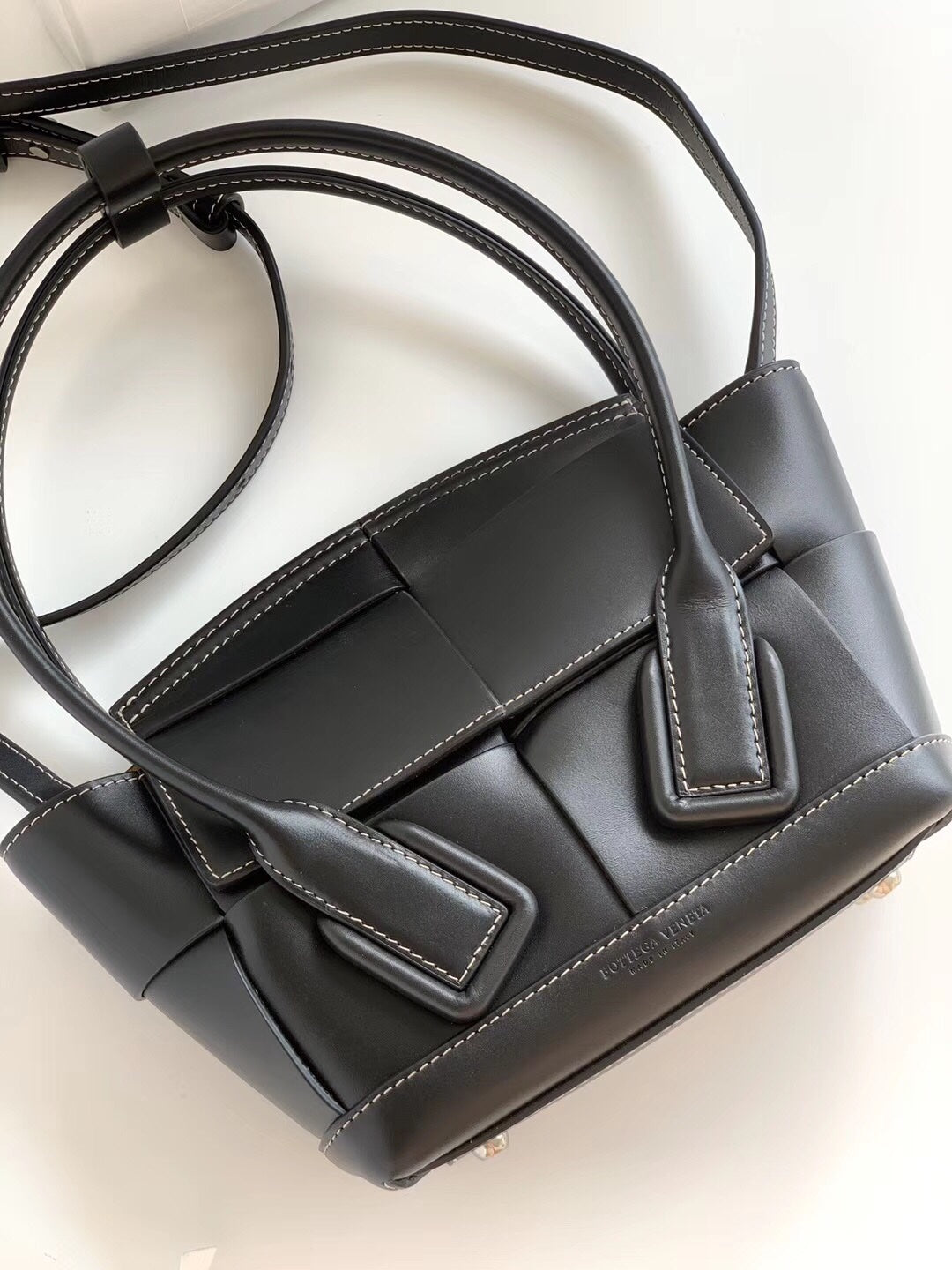 [TOP] Bottega Veneta BV Mini Arco 29 Leather Bag - Black