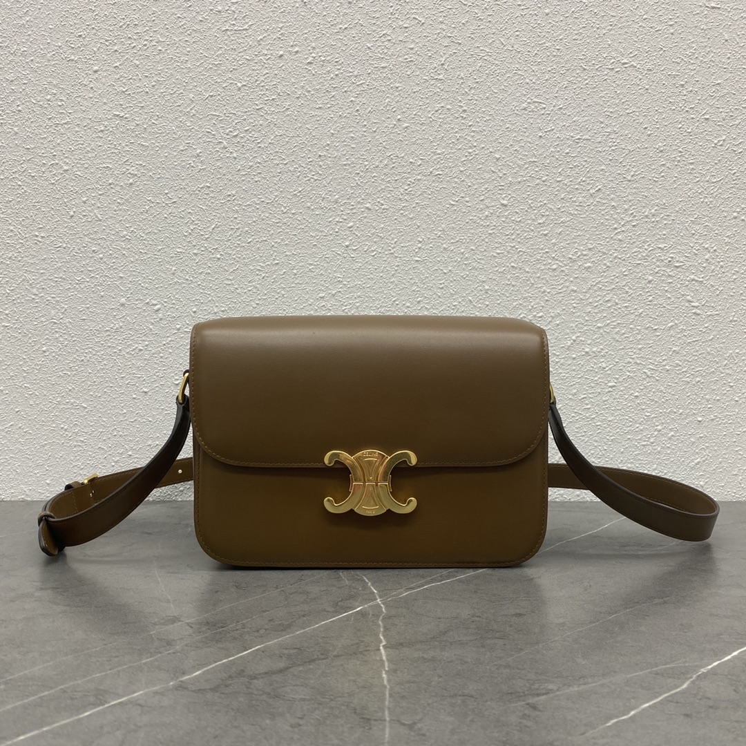 [TOP] CELINE Triomphe Shoulder Bag  22-16-6 - caramel colour