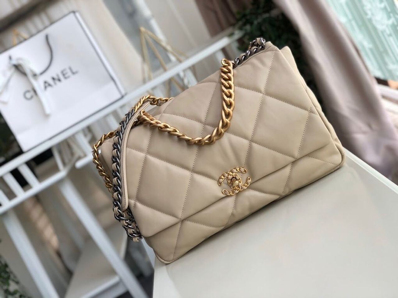 [TOP] CHANEL 19 Flap Bag Maxi 36cm - Beige