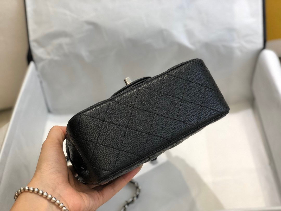 [TOP] CHANEL Classic Flap Bag Caviar Mini 17cm - Black & SHW
