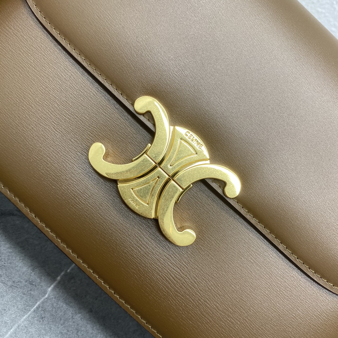[TOP] CELINE Triomphe Shoulder Bag  22-16-6 - caramel colour